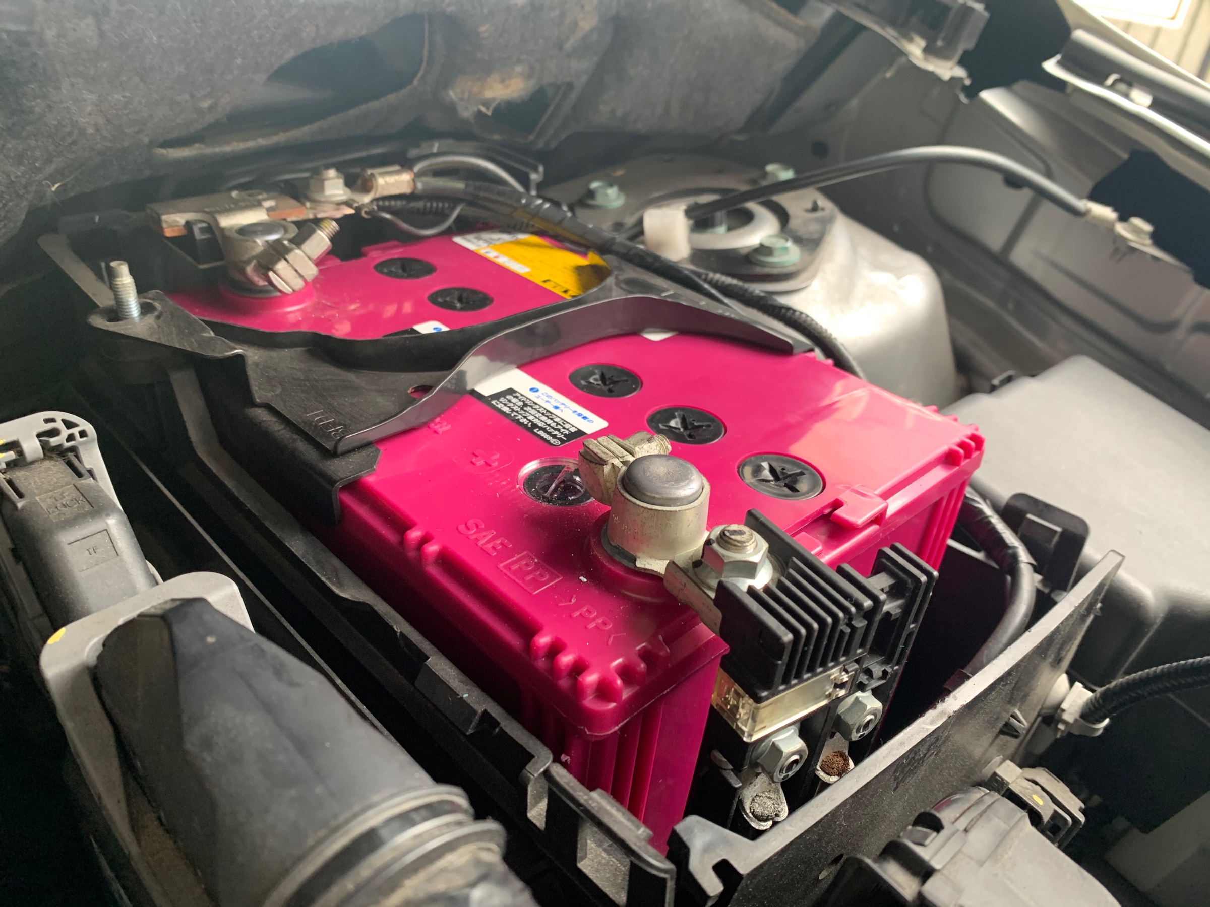 アイドリングストップ車にオススメのバッテリーあります スタッフ日記 タイヤ館 矢野 タイヤからはじまる トータルカーメンテナンス タイヤ館グループ