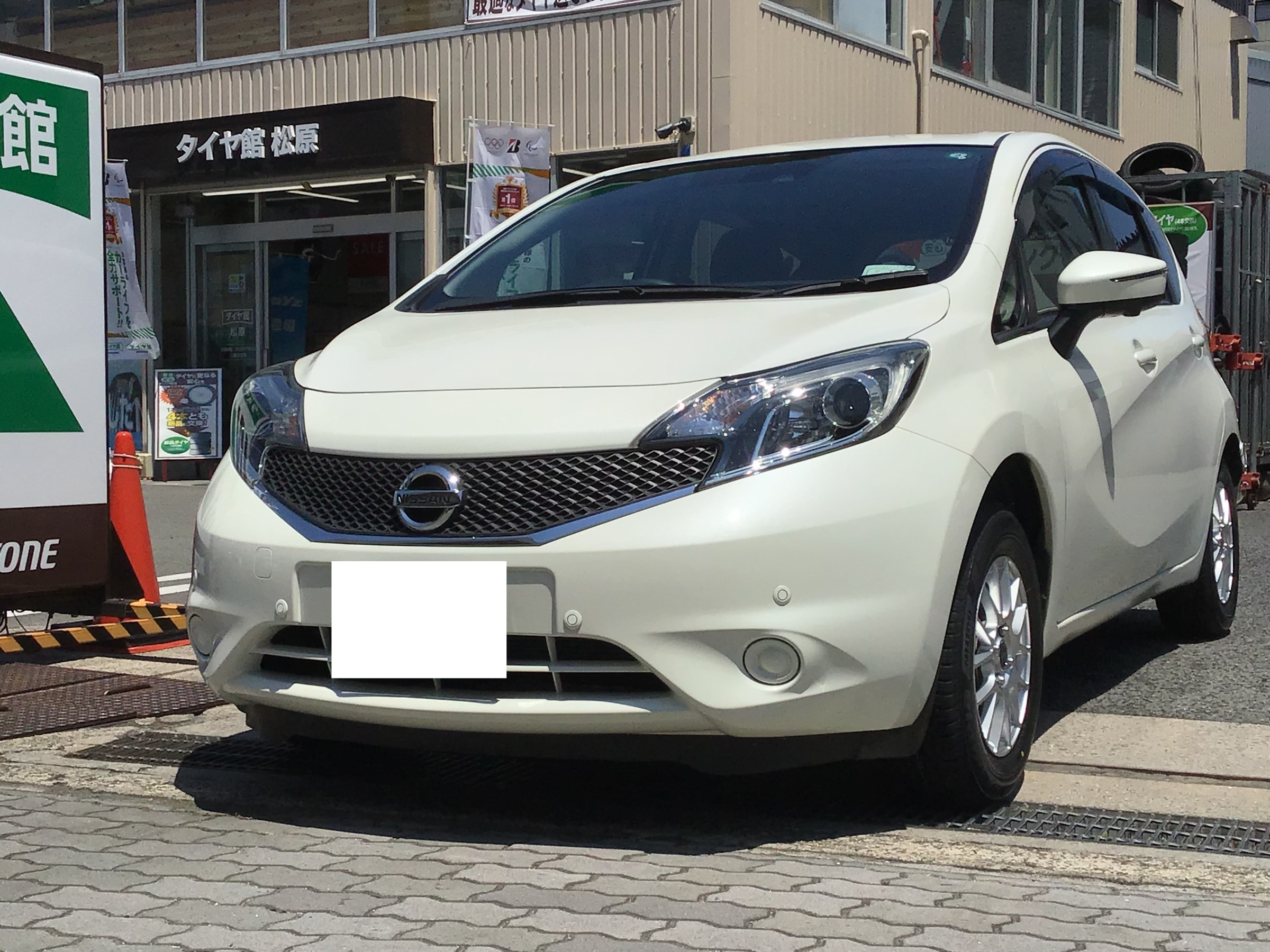 日産 ノートにタイヤホイールセットを装着！ | 店舗おススメ情報