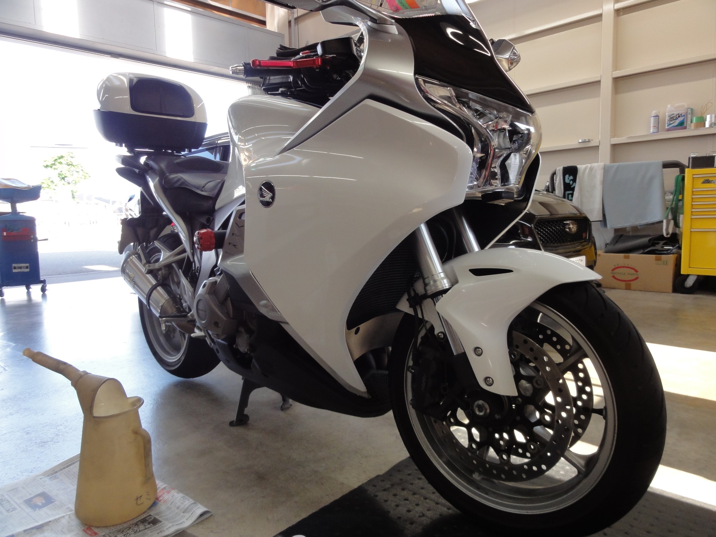 本日のバイクはオイル交換ですっ スタッフ日記 タイヤ館 金沢東 石川県 福井県のタイヤ カー用品ショップ タイヤからはじまる トータルカーメンテナンス タイヤ館グループ