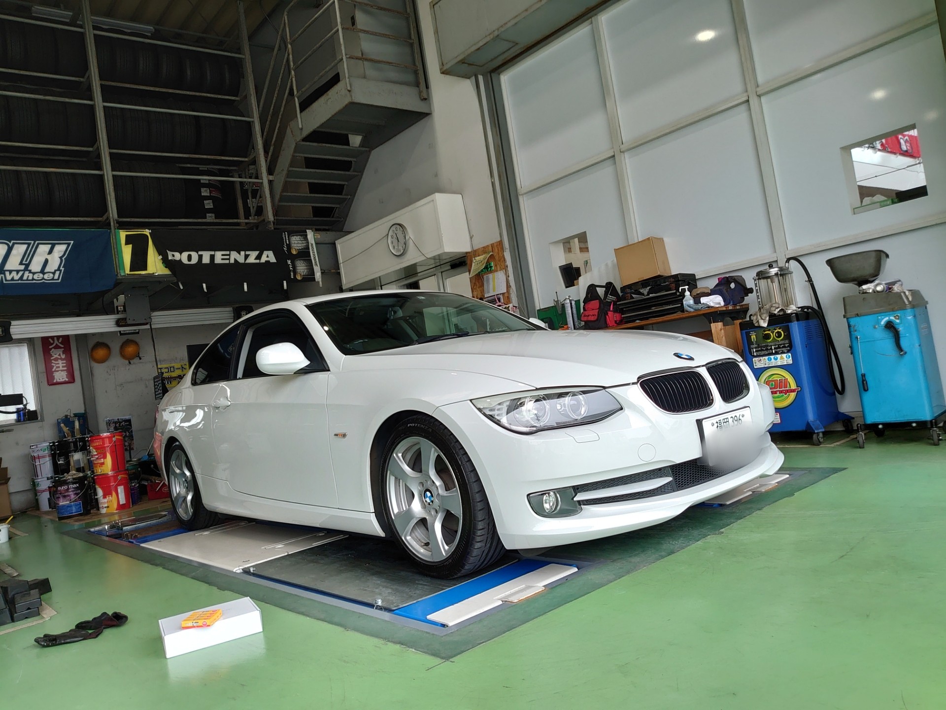 BMW E92 320i HIGH SPARK IGNITION COIL に交換しました♪ | BMW 3シリーズ その他 パーツ取付 >  各種用品取付 | 技術サービス施工事例 | タイヤ館 福岡東 | タイヤからはじまる、トータルカーメンテナンス タイヤ館グループ