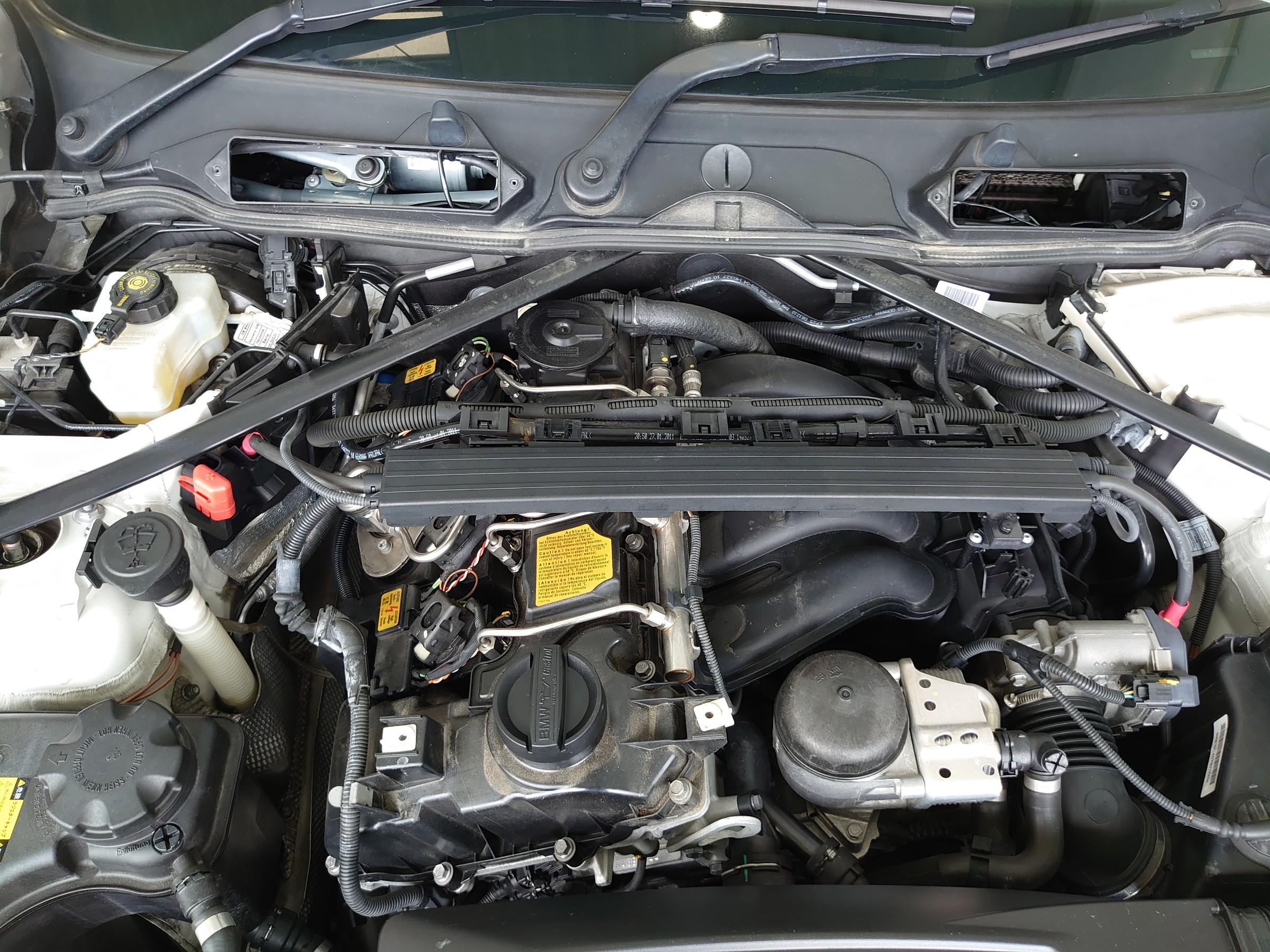 Bmw E92 3i High Spark Ignition Coil に交換しました Bmw 3シリーズ その他 パーツ取付 各種用品取付 技術サービス施工事例 タイヤ館 福岡東 タイヤからはじまる トータルカーメンテナンス タイヤ館グループ