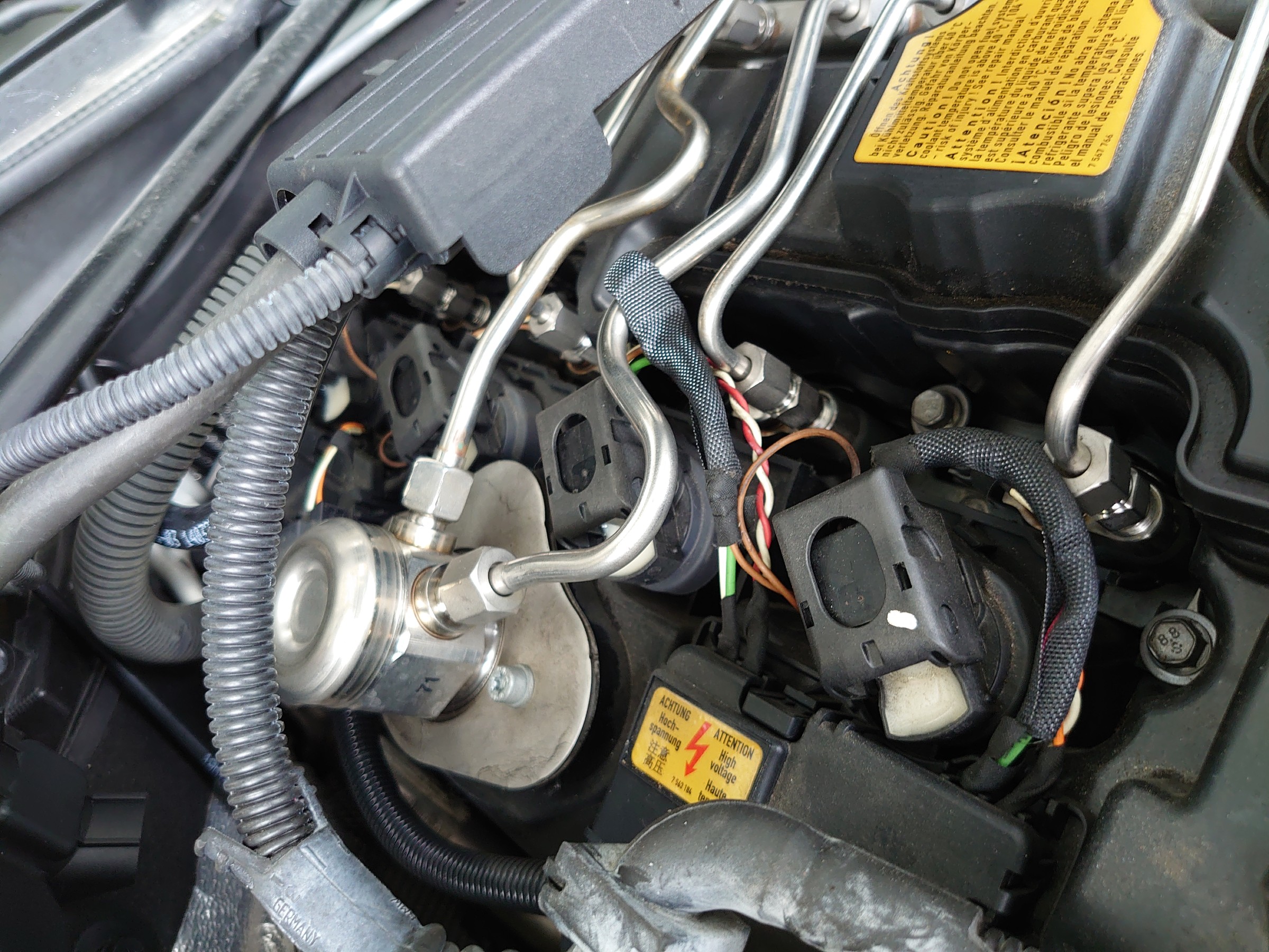 Bmw E92 3i High Spark Ignition Coil に交換しました Bmw 3シリーズ その他 パーツ取付 各種用品取付 技術サービス施工事例 タイヤ館 福岡東 タイヤからはじまる トータルカーメンテナンス タイヤ館グループ