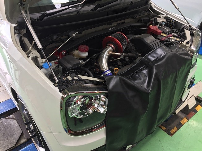 アルト ターボｒｓ オイル交換 スズキ アルトターボrs メンテナンス商品 オイル関連 エンジンオイル交換 サービス事例 タイヤ館 堺北 大阪府 和歌山県のタイヤからはじまる トータルカーメンテナンス タイヤ館グループ