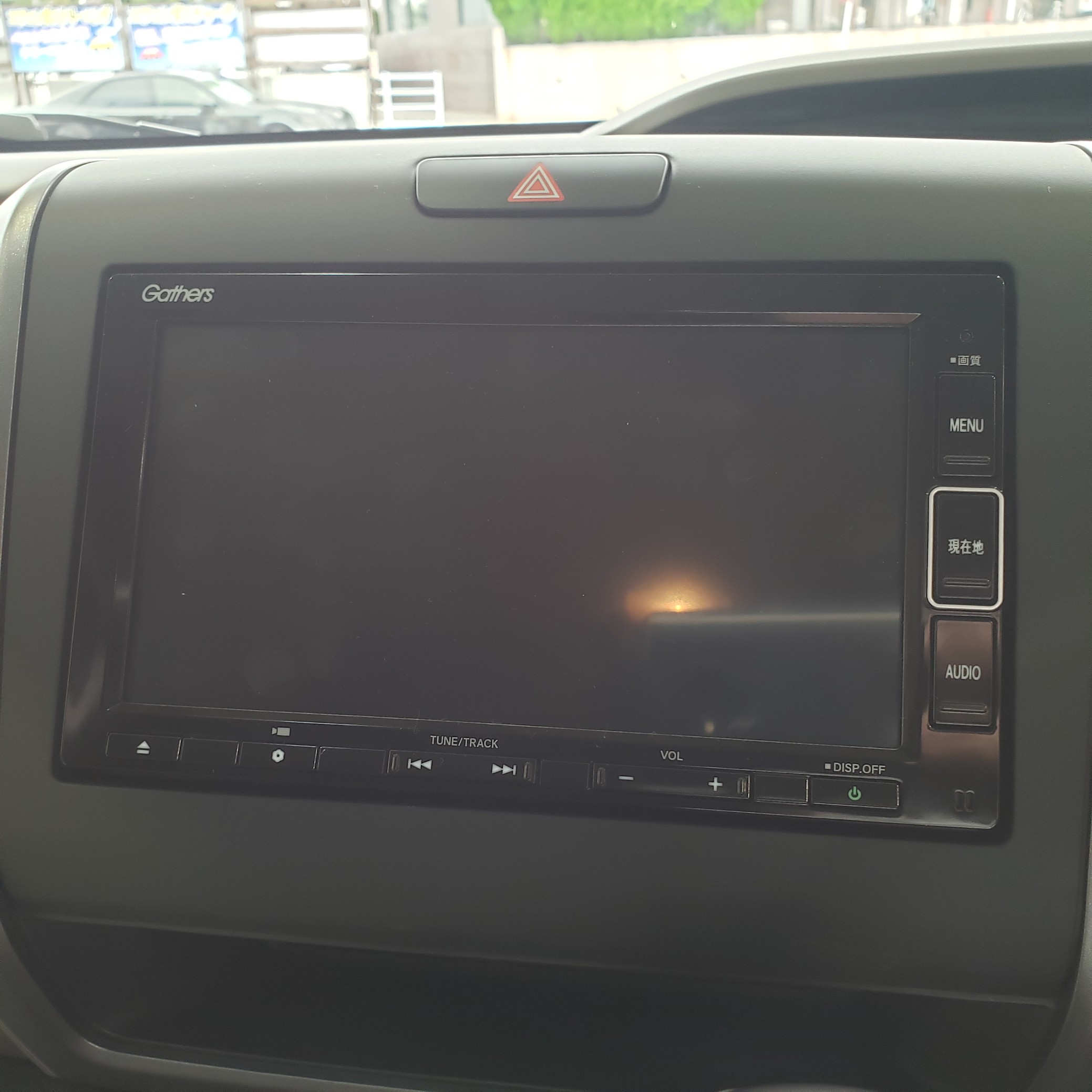 ホンダ フリードプラス テレビキット取り付けしましたっ 技術サービス施工事例 タイヤ館 福岡東 タイヤからはじまる トータルカーメンテナンス タイヤ館グループ