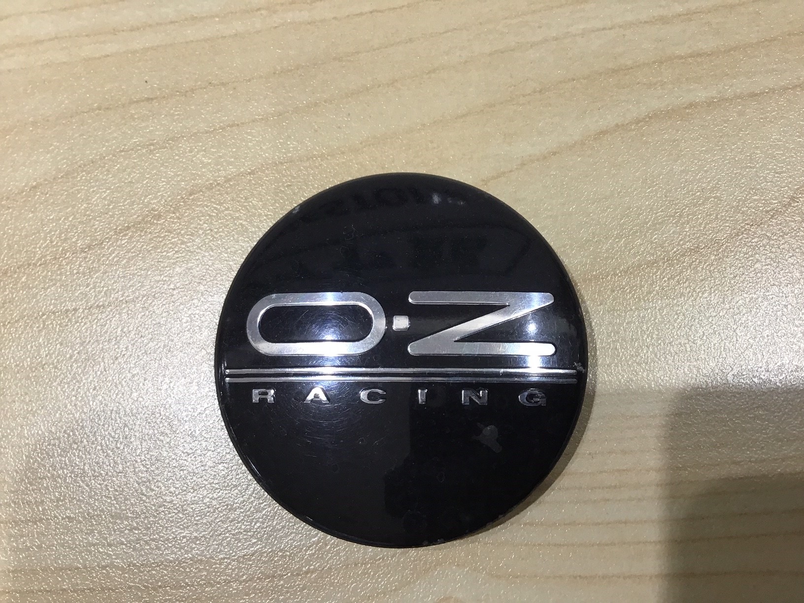 OZホイールのセンターキャップ | スバル インプレッサ ホイール パーツ