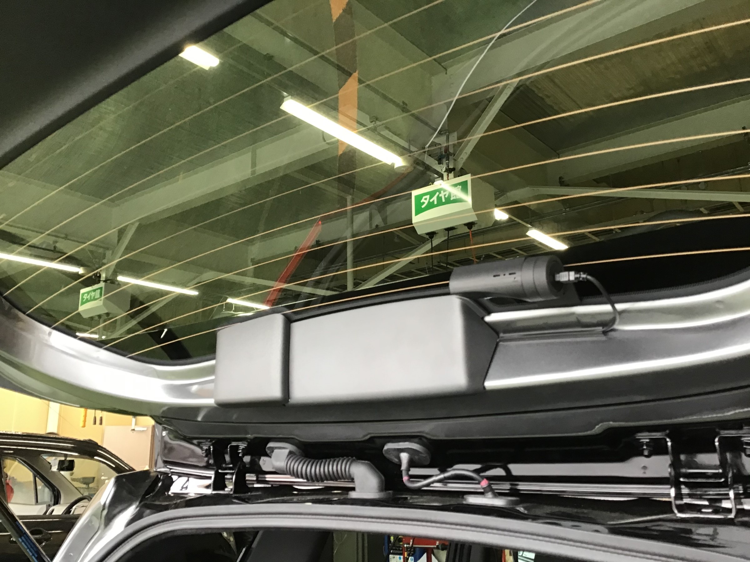 ニッサン ノート リア専用 ドラレコ取付 スマホで見れる 日産 ノートe Power Av ナビ機器 カー用品取付 ドライブレコーダー 作業事例紹介 タイヤ館 岐阜北 岐阜県のタイヤ カー用品ショップ タイヤからはじまる トータルカーメンテナンス タイヤ館グループ