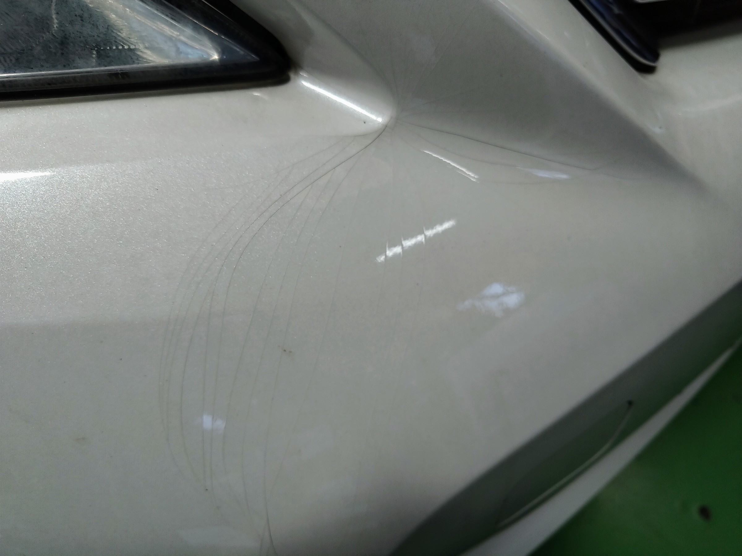 バンパー修理 塗装 トヨタ プリウスアルファ トヨタ プリウスa その他 その他 板金塗装 サービス事例 タイヤ館 次郎丸 タイヤからはじまる トータルカーメンテナンス タイヤ館グループ