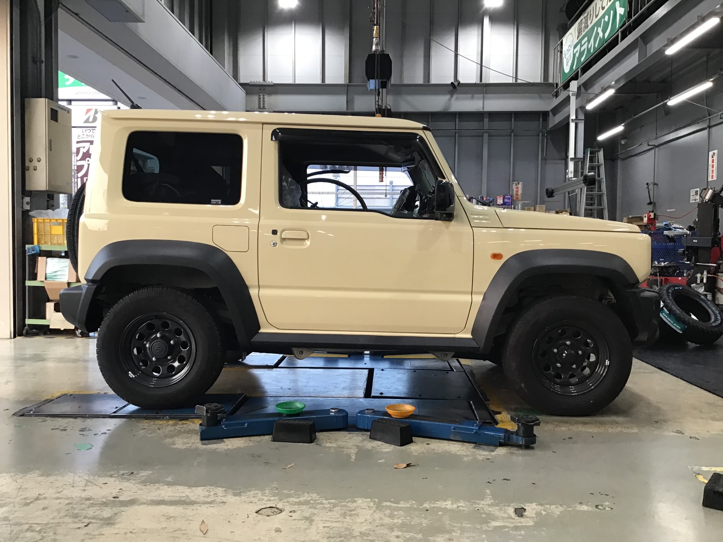 ジムニーシエラ タイヤ交換 JB74W | スズキ ジムニーシエラ タイヤ