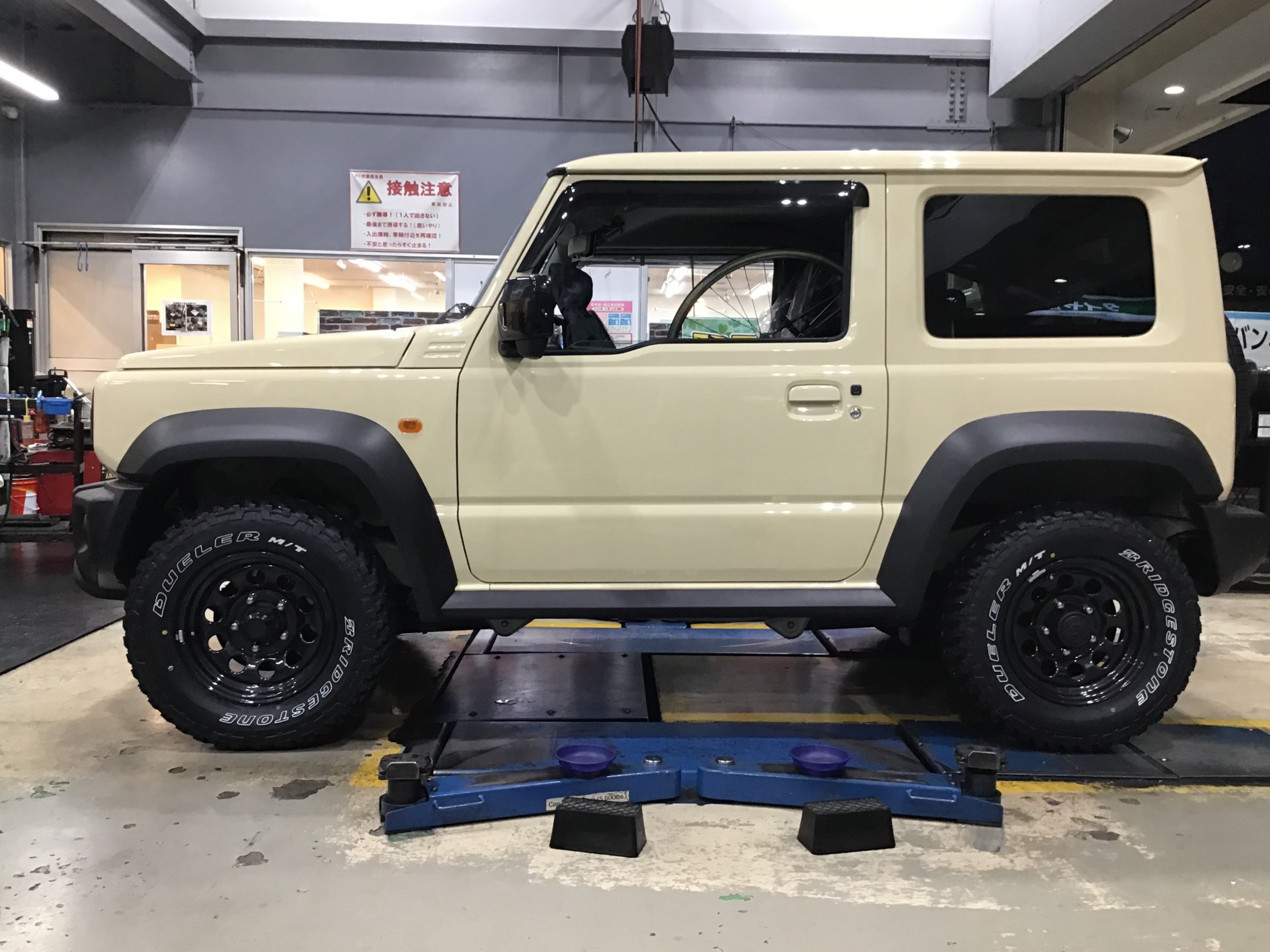 ジムニーシエラ タイヤ交換 JB74W | スズキ ジムニーシエラ タイヤ