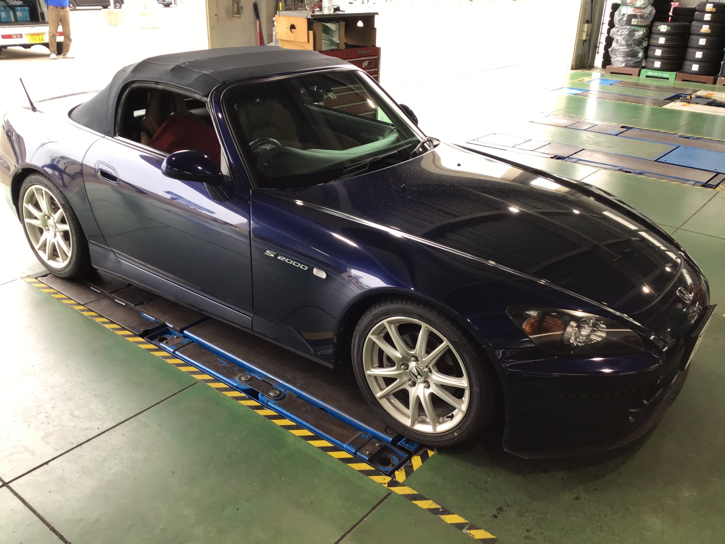 ホンダ S00 バッテリー交換 ホンダ S00 作業紹介 タイヤ館 金沢西 石川県 福井県のタイヤ カー用品ショップ タイヤからはじまる トータルカーメンテナンス タイヤ館グループ