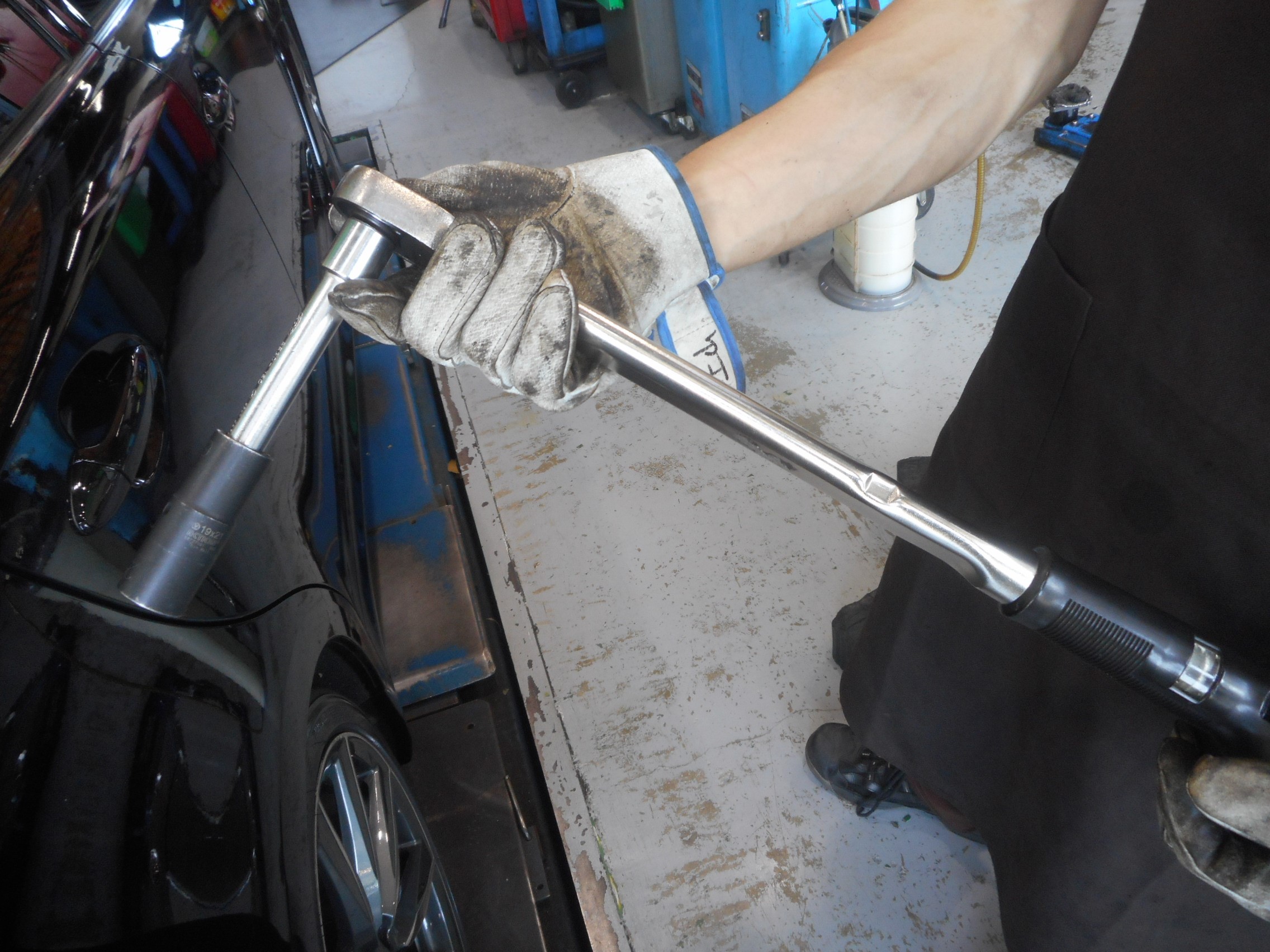 規定トルクでの締め付け タイヤ タイヤ ホイール関連 タイヤ ホイール交換 スタッフ日記 タイヤ館 大宮西 タイヤからはじまる トータルカーメンテナンス タイヤ館グループ