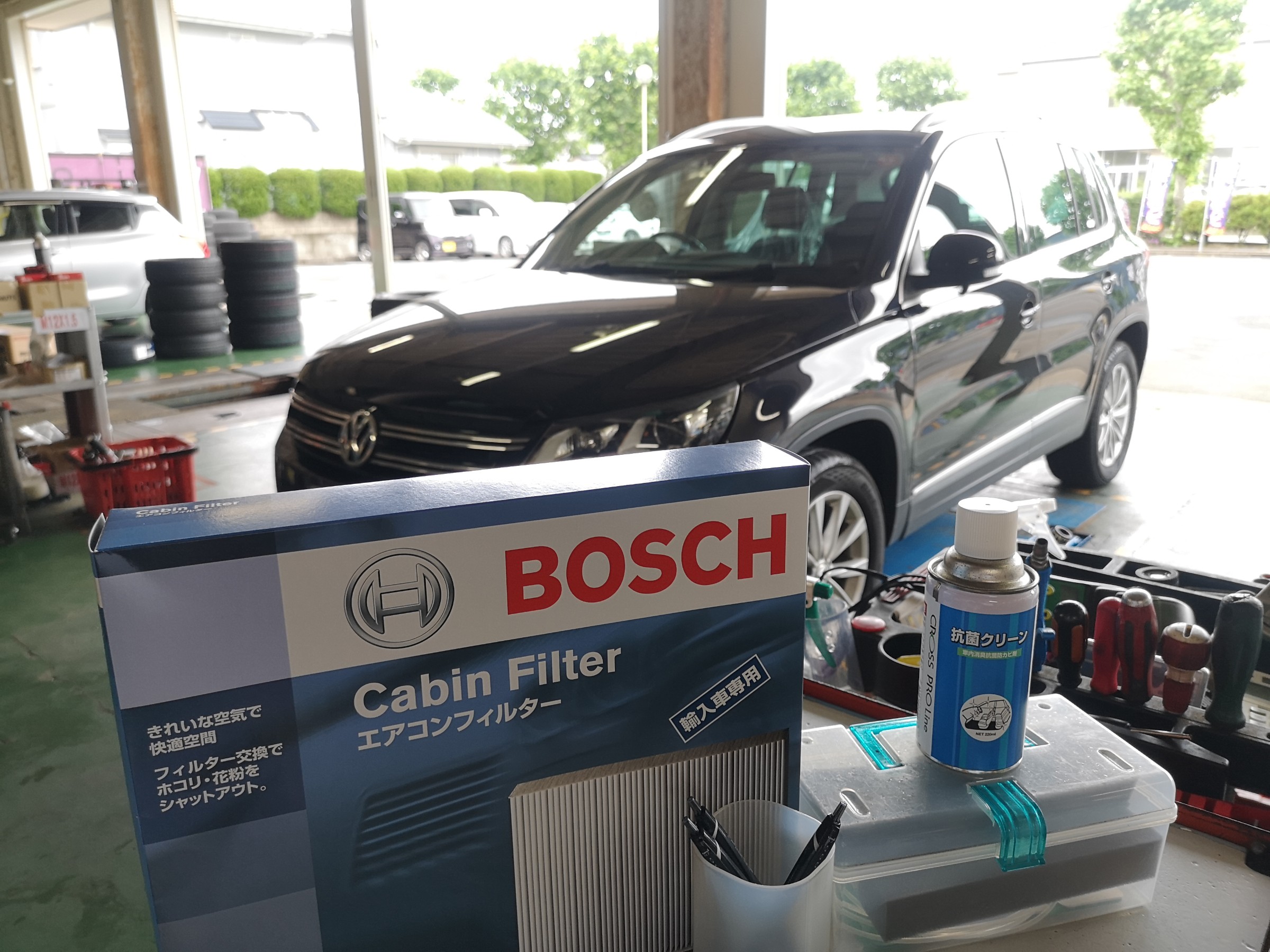 フォルクスワーゲン トゥアレグ エアコンフィルター交換 車内消臭除菌施工 フォルクスワーゲン トゥアレグ メンテナンス商品 カー用品取付 車内消臭 サービス事例 タイヤ館 秋田 秋田県のタイヤ カー用品ショップ タイヤからはじまる トータルカー