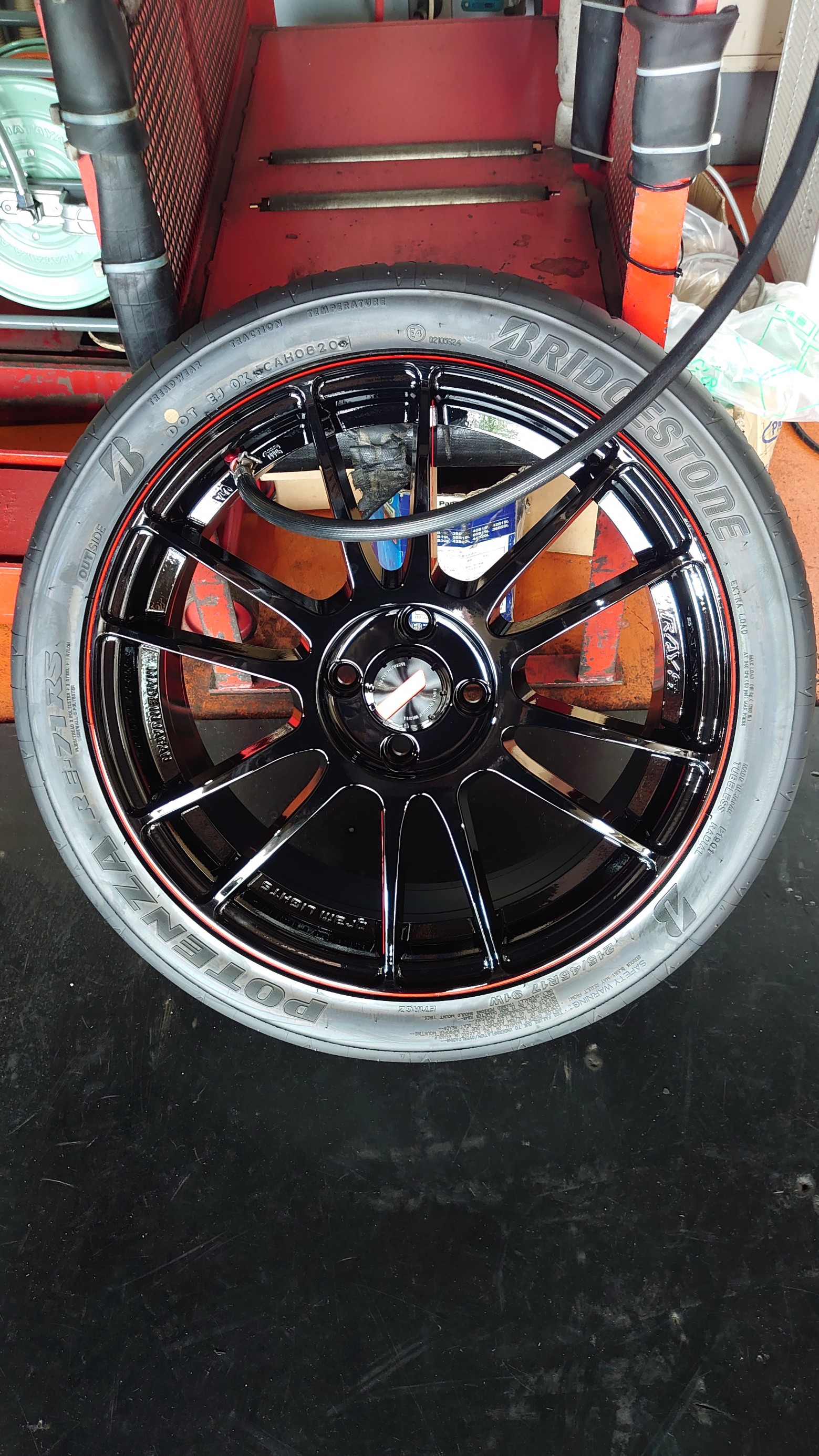 日産 NOTEnismo e-POWER(E12) タイヤホイール交換 RAYS gram LIGHTS
