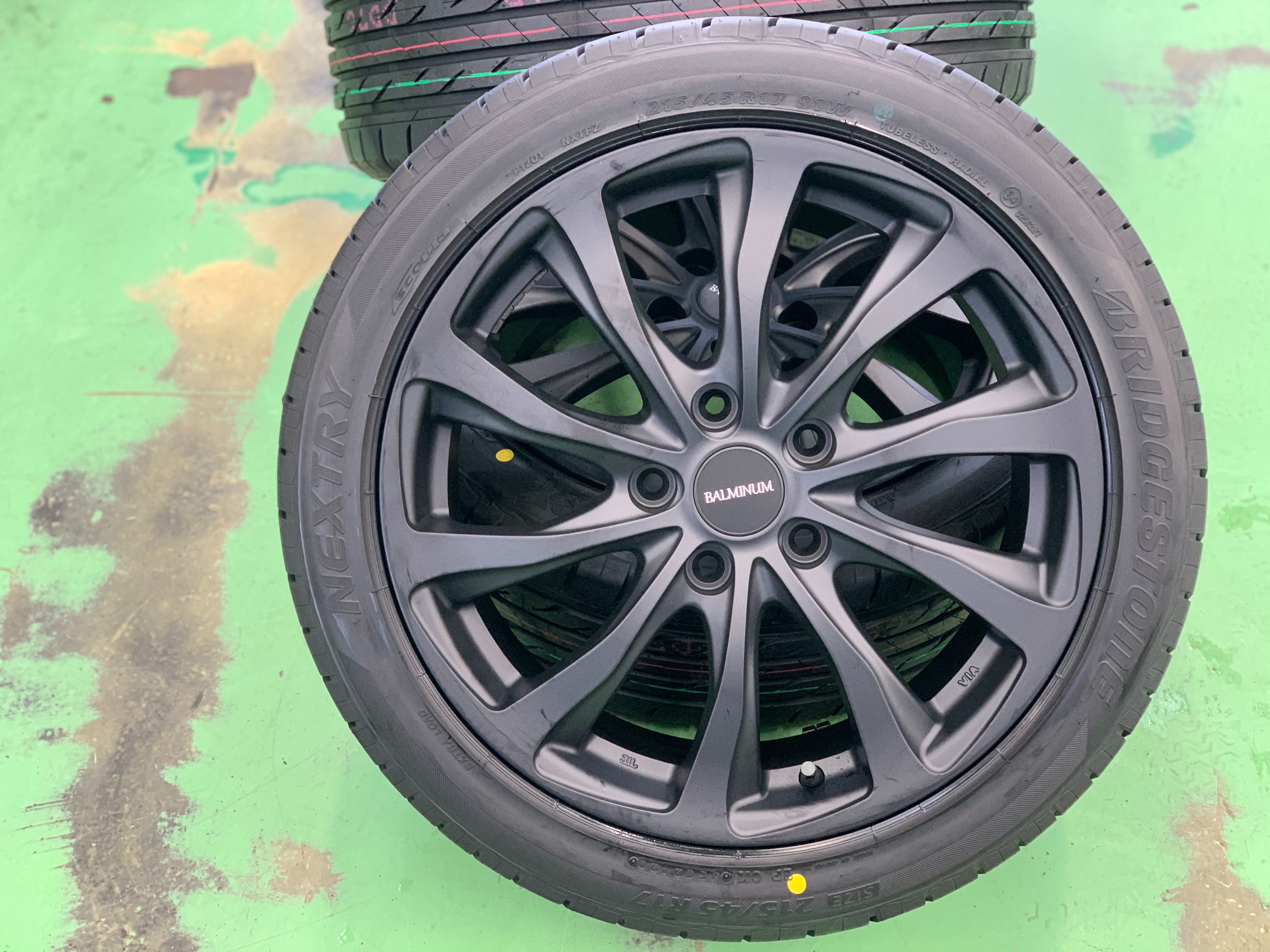 ホンダ RK1 ステップW】タイヤホイール交換です | ホンダ