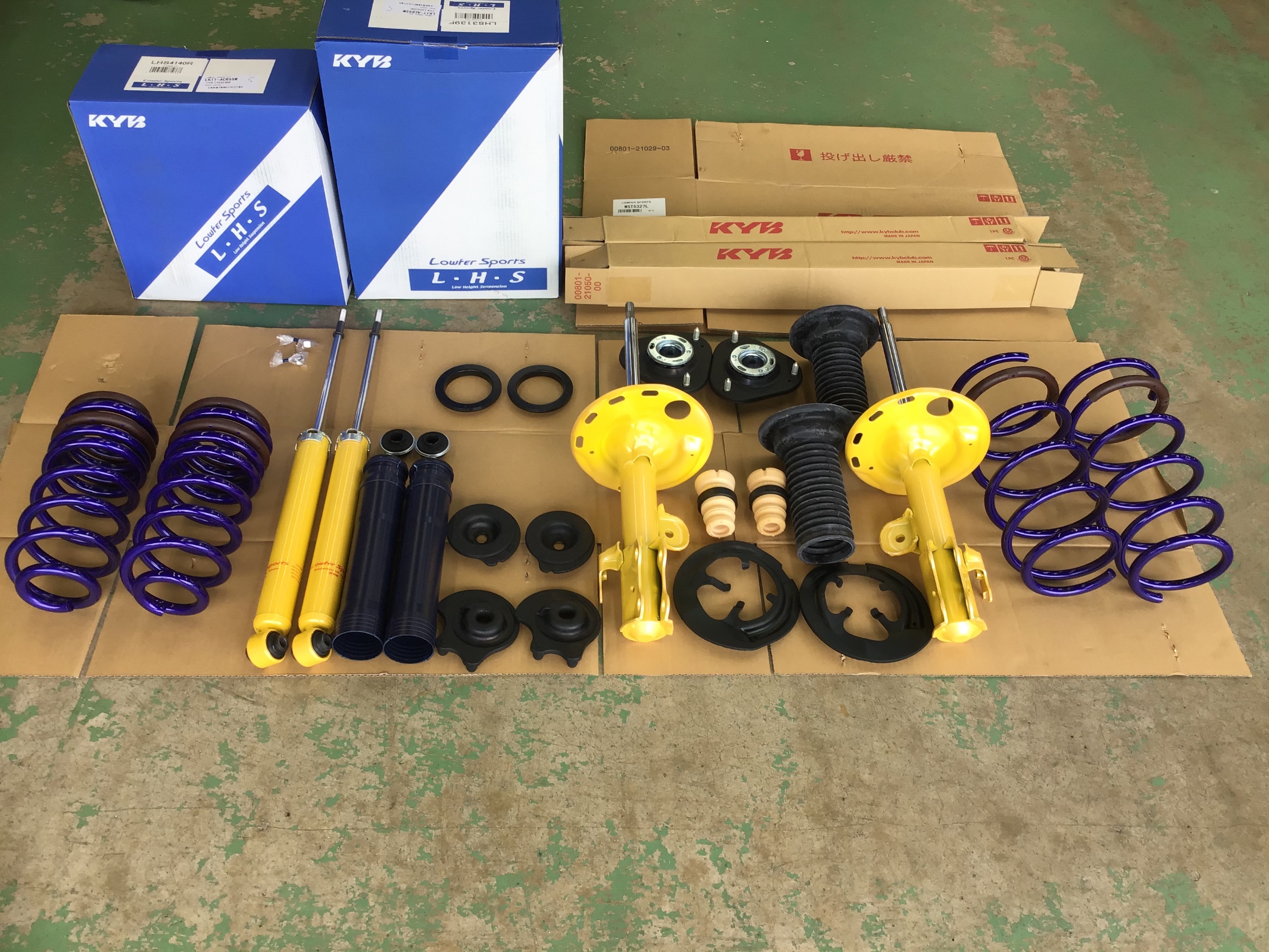 エスティマ サスペンション交換で走りリフレッシュ サービス事例 タイヤ館 ｇｐ新潟横越 新潟県のタイヤ カー用品ショップ タイヤからはじまる トータルカーメンテナンス タイヤ館グループ