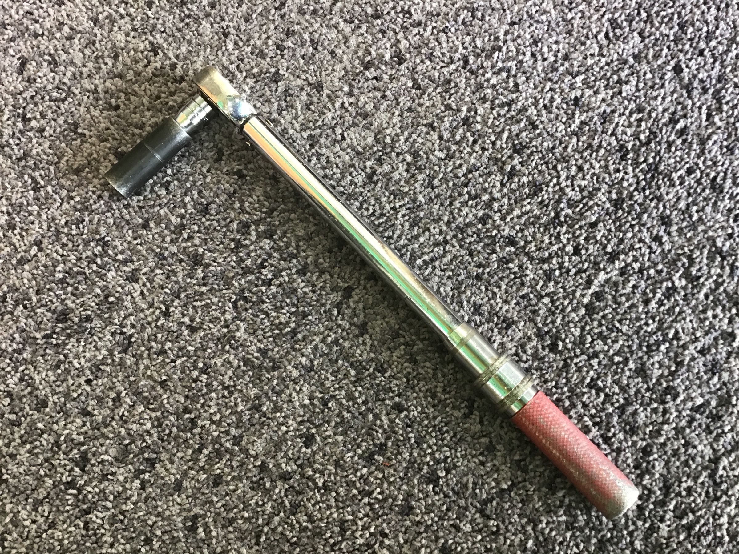 タイヤ交換で大事な工具 スタッフ日記 タイヤ館 入間 タイヤからはじまる トータルカーメンテナンス タイヤ館グループ