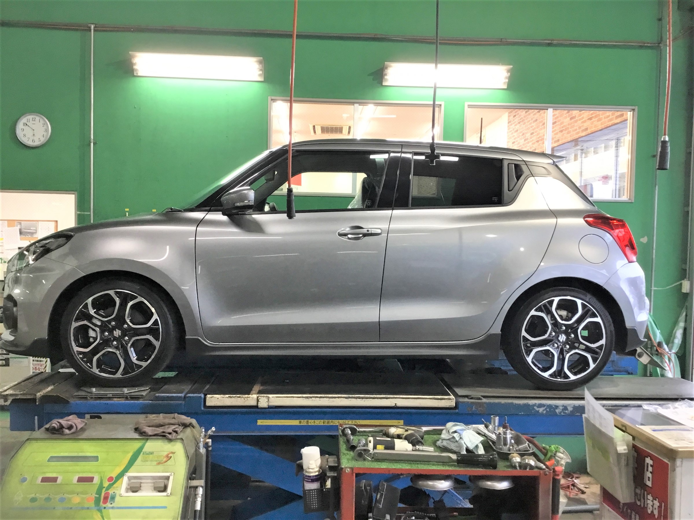 Zc33s型スイフトスポーツ 車高調整式サスペンション取り付け アライメント調整 スズキ スイフト スポーツ その他 パーツ取付 サスペンション取付 技術サービスブログ タイヤ館 鎌ヶ谷 千葉県のタイヤ カー用品ショップ タイヤからはじまる トータルカー
