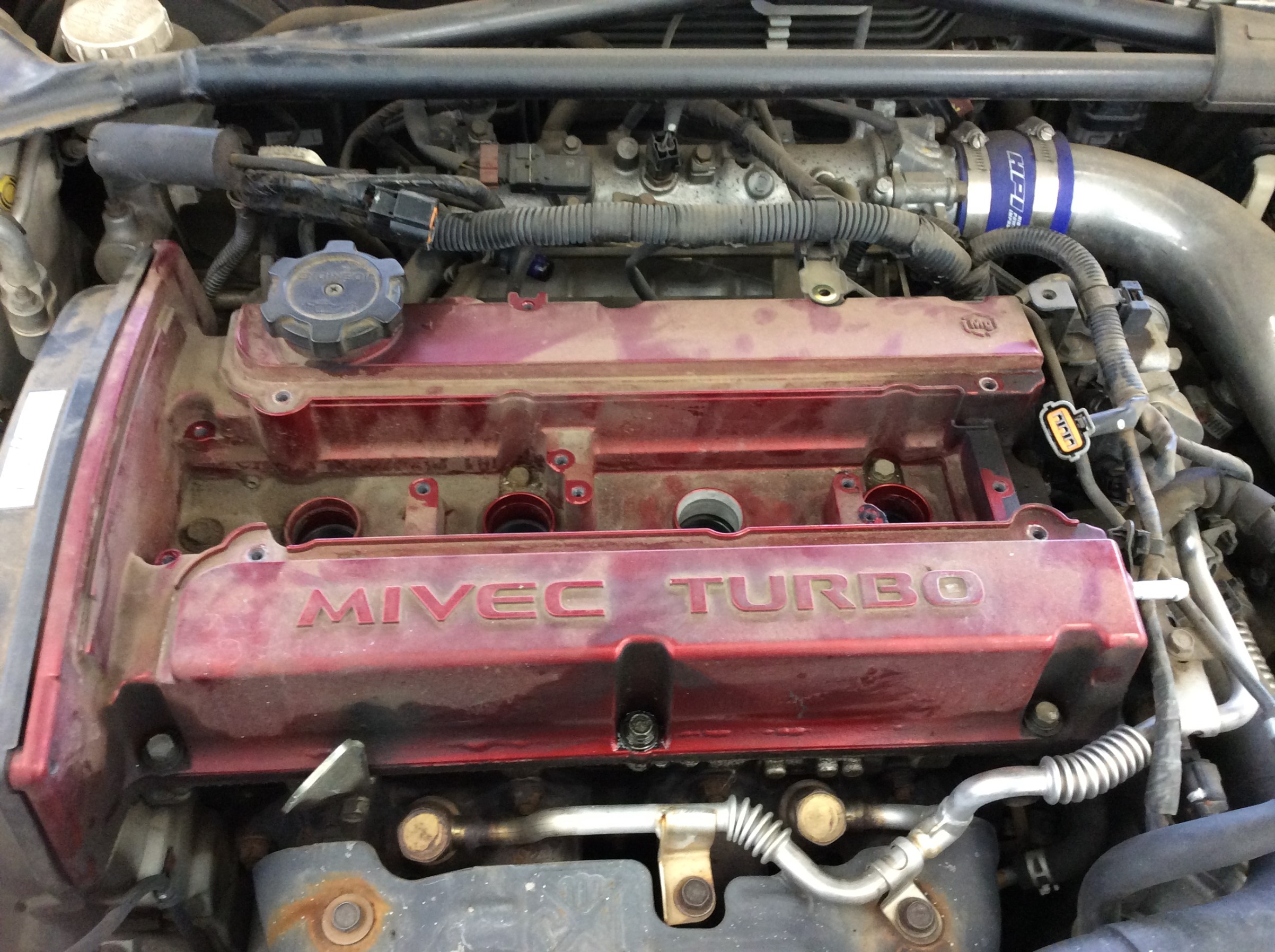 三菱 ランサーエボリューション ｃｔ９ａ オイル漏れ修理です 三菱 ランサーエボリューション メンテナンス商品 オイル関連 エンジンオイル交換 サービス事例 タイヤ館 土浦北インター 茨城県のタイヤ カー用品ショップ タイヤからはじまる トータル