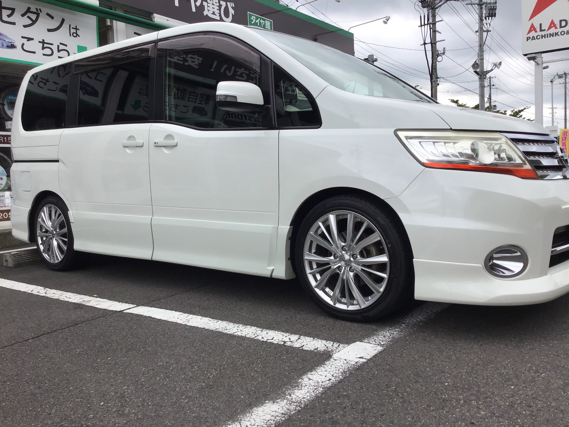 初のダウンサス。その①（日産 セレナ・C25）by チョコパパ
