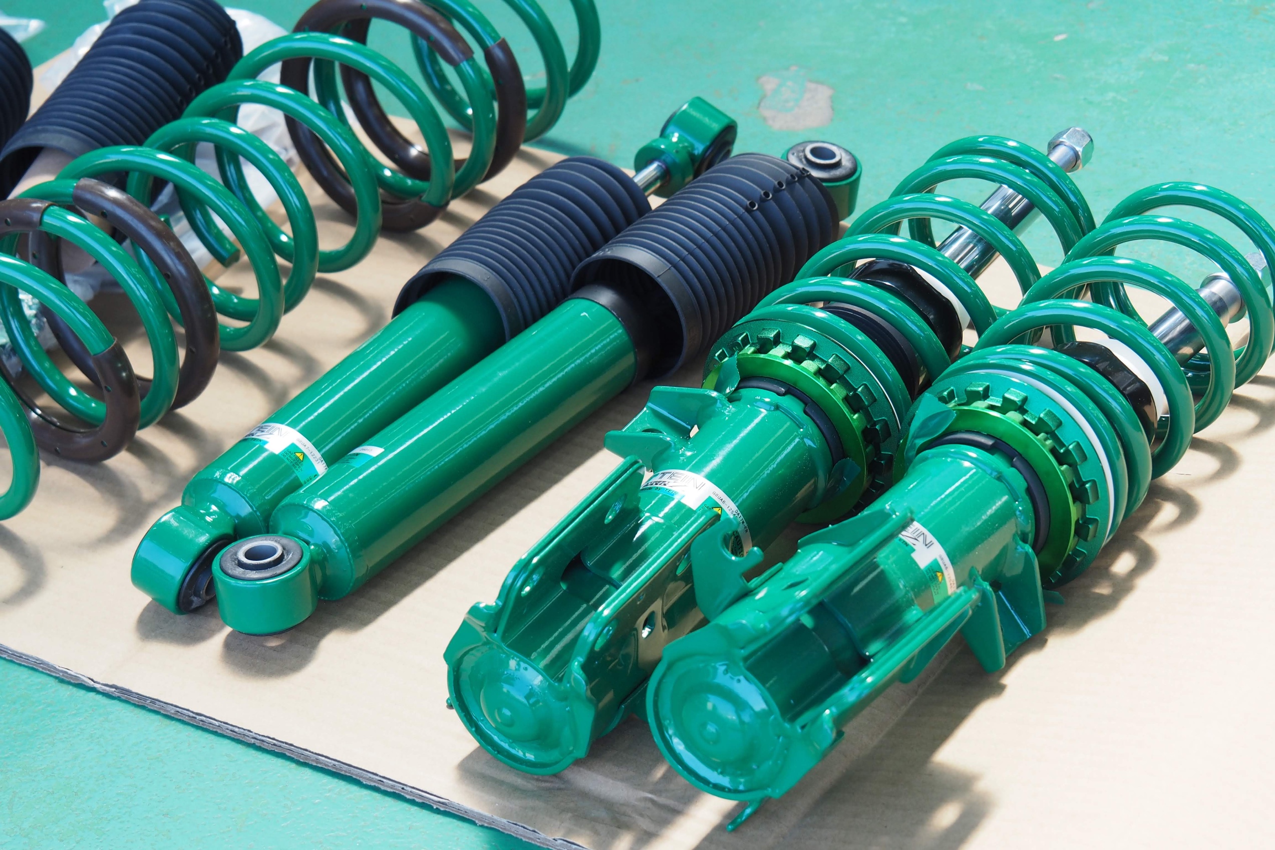 エブリイワゴン 【テイン 車高調取付】 | 店舗おススメ情報 | タイヤ館