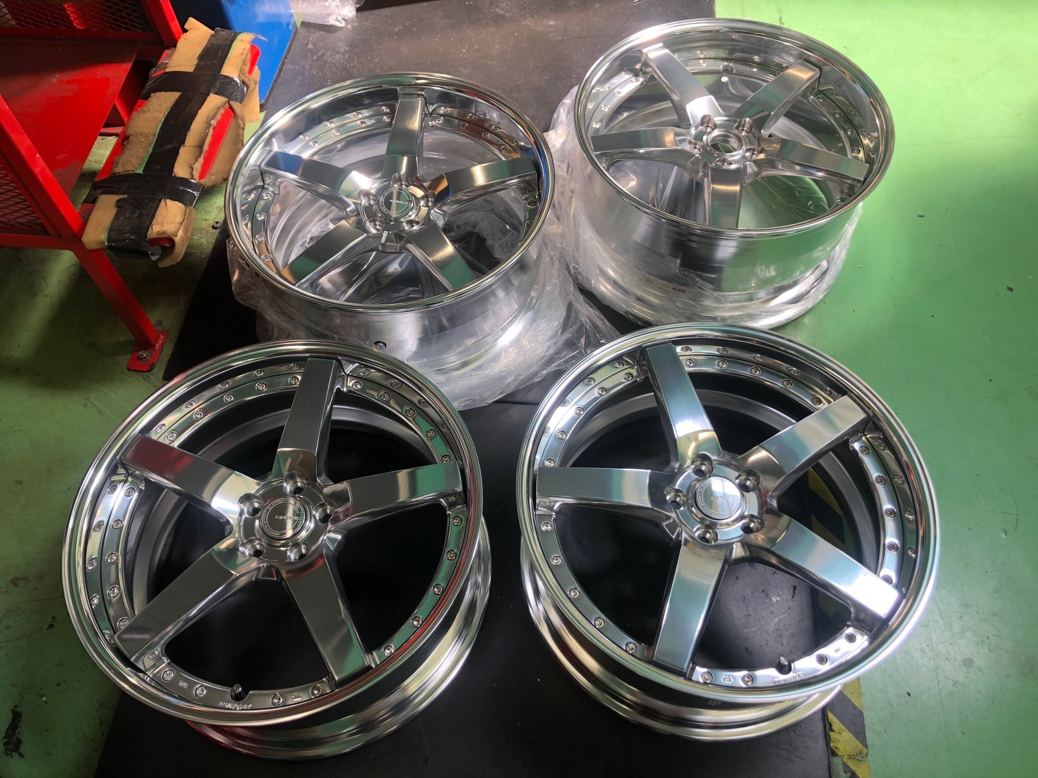 WORK グノーシスGR203バフフィニッシュカラー20インチ入荷