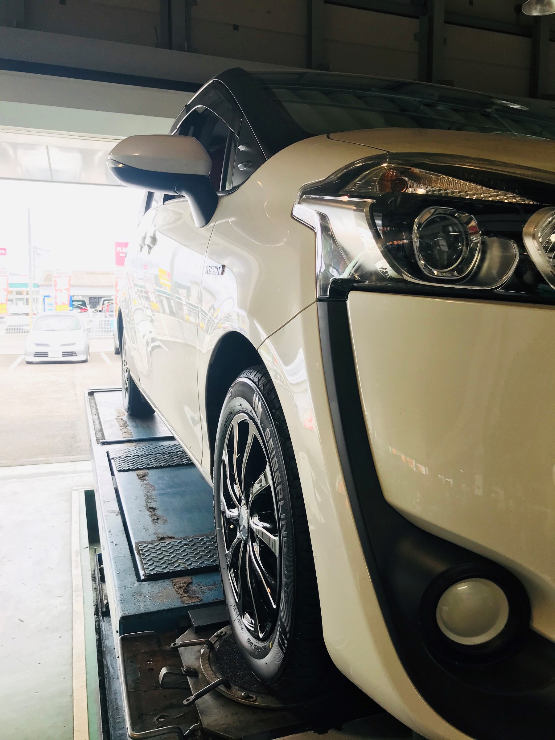 トヨタ シエンタ ☆タイヤホイール交換 | 店舗おススメ情報
