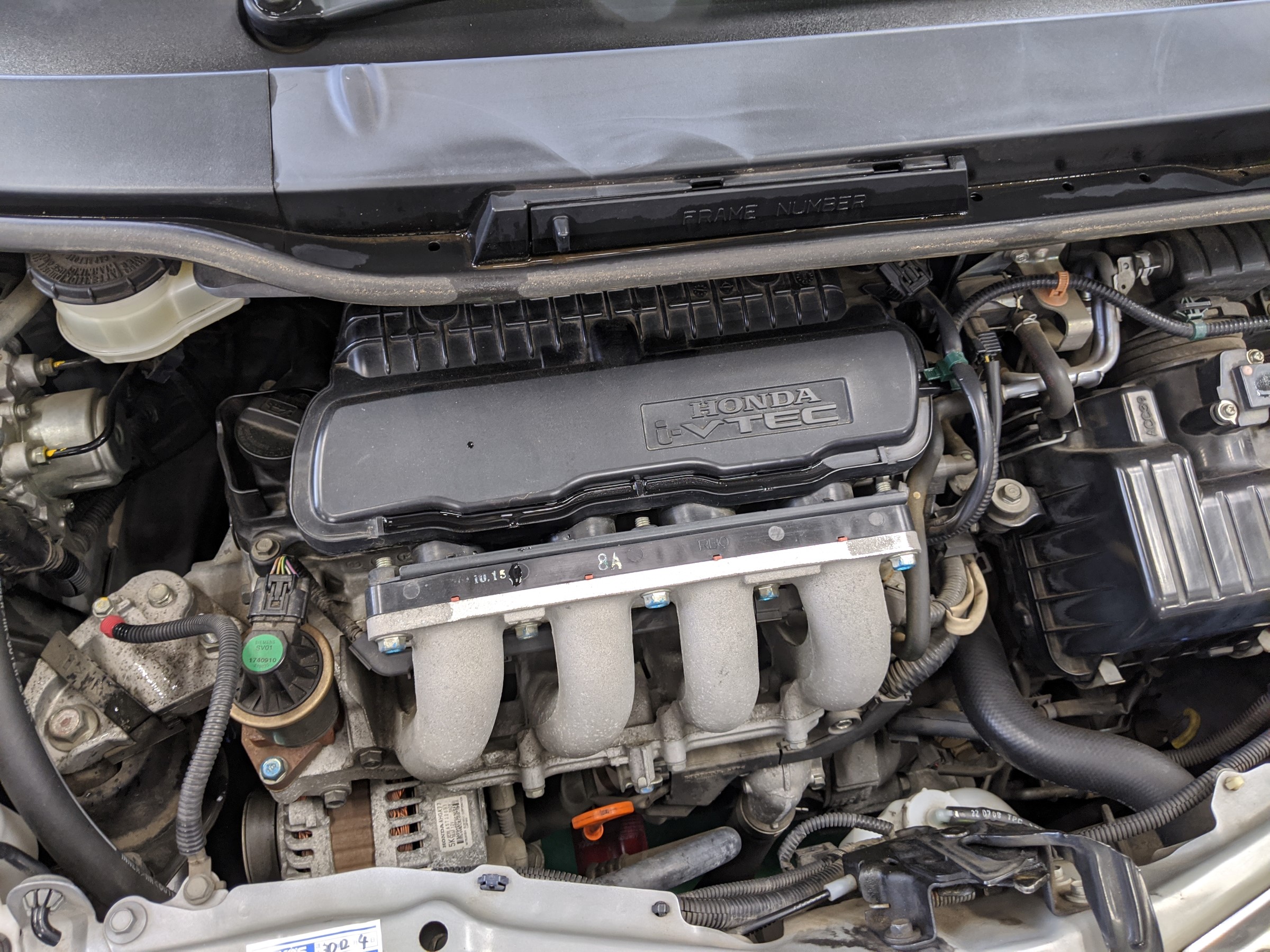 ホンダ・フィット・GE6】スパークプラグイグニッションコイル交換 | ホンダ フィット メンテナンス商品 | サービス事例 | タイヤ館  うしく上柏田 | 茨城県のタイヤ、カー用品ショップ タイヤからはじまる、トータルカーメンテナンス タイヤ館グループ