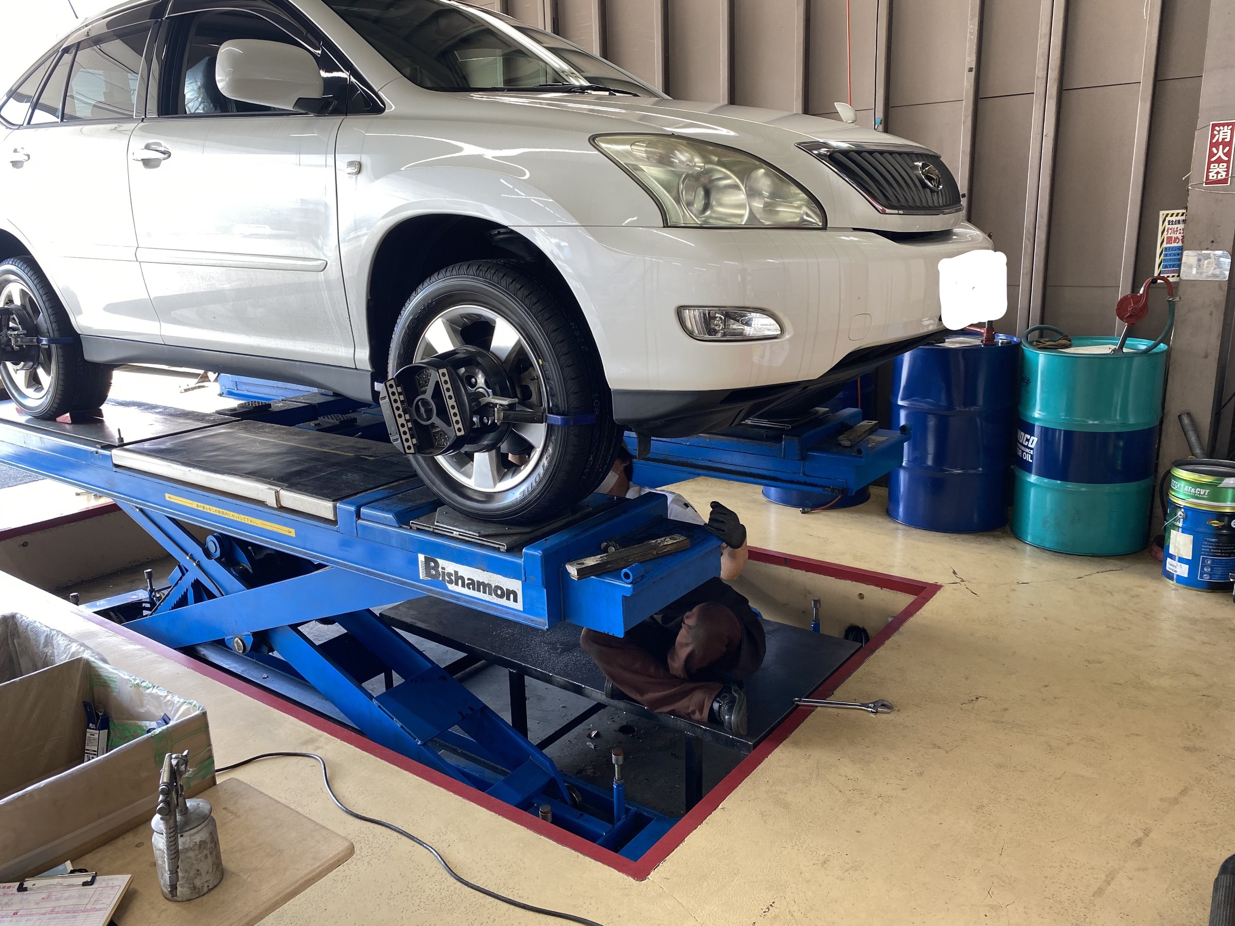 トヨタ ハリアー タイヤ交換 アライメント調整 トヨタ ハリアー タイヤ タイヤ ホイール関連 タイヤ ホイール交換 サービス事例 タイヤ館 こせ タイヤからはじまる トータルカーメンテナンス タイヤ館グループ