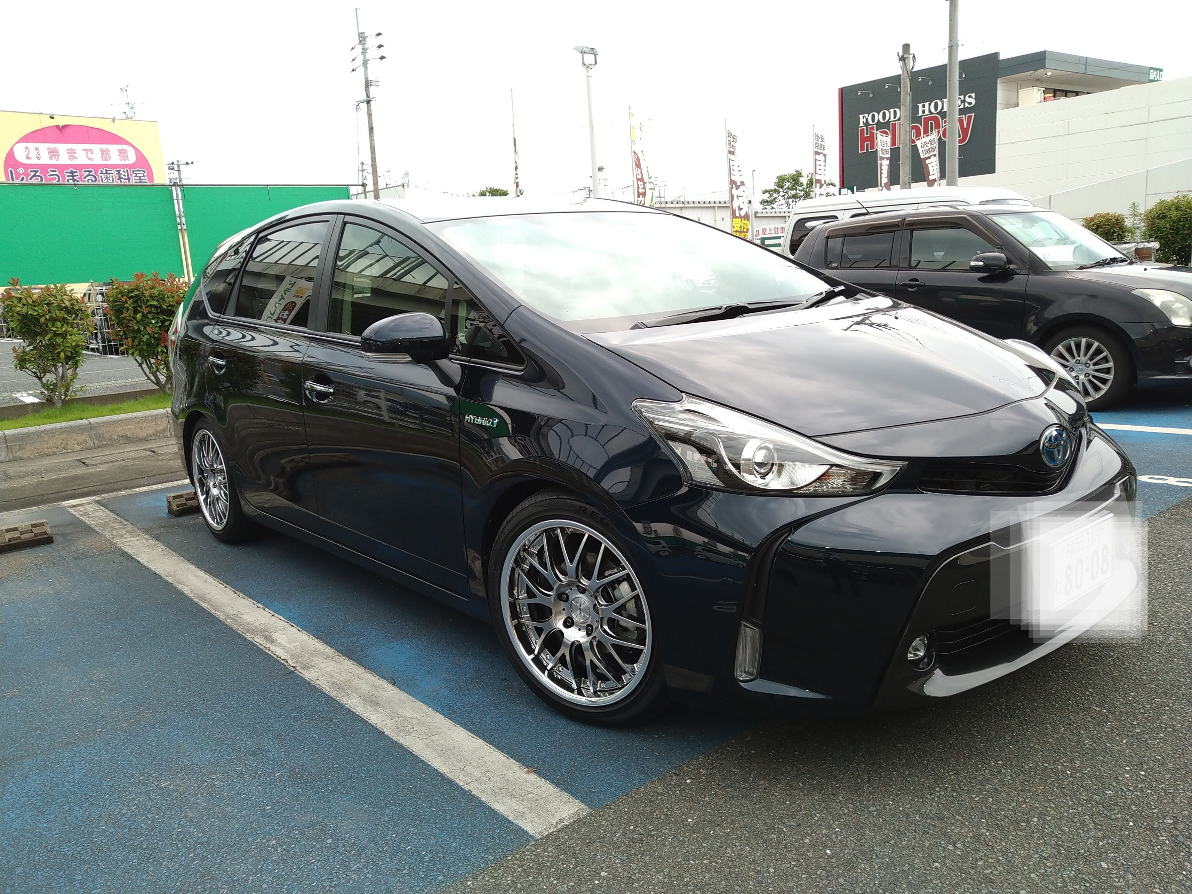 車高調キット クスコ トヨタ プリウスアルファに取り付け致しました トヨタ プリウスa その他 パーツ取付 足回り関係取付 サービス事例 タイヤ館 次郎丸 タイヤからはじまる トータルカーメンテナンス タイヤ館グループ