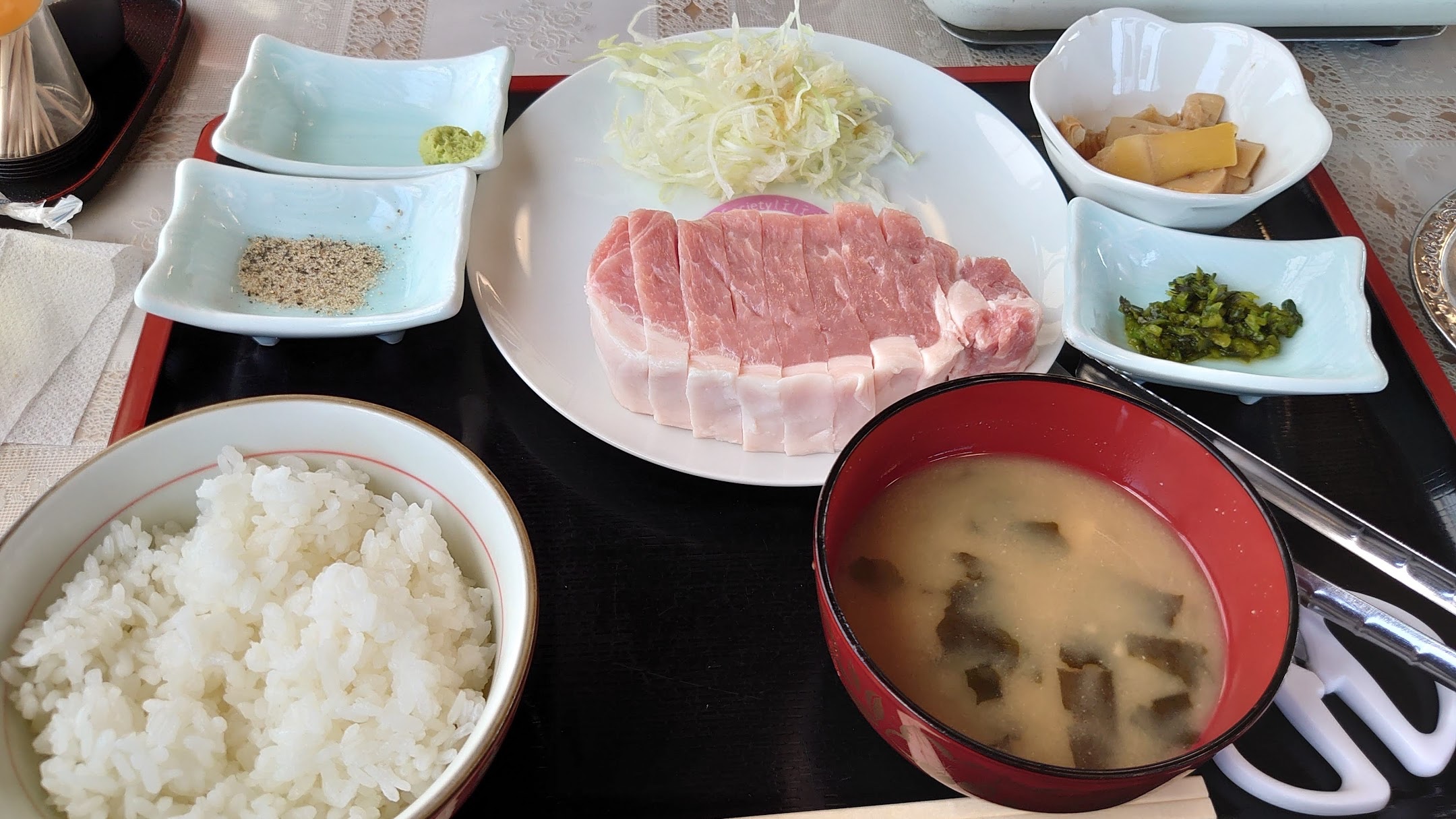 ジャンボ豚ロース焼き定食。