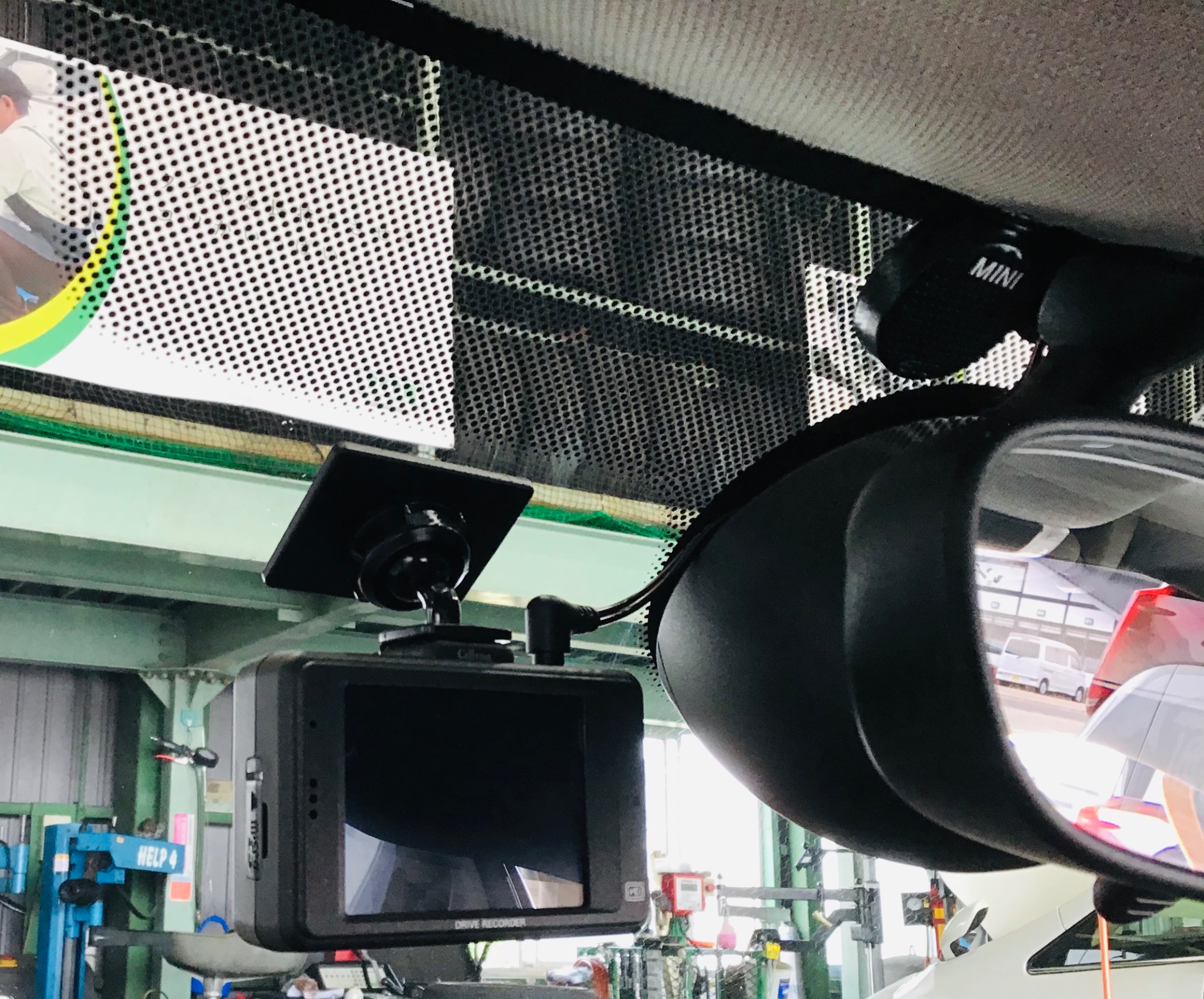 Miniにドライブレコーダーを取り付けました ミニ Av ナビ機器 サービス事例 タイヤ館 太子 タイヤからはじまる トータルカーメンテナンス タイヤ館グループ