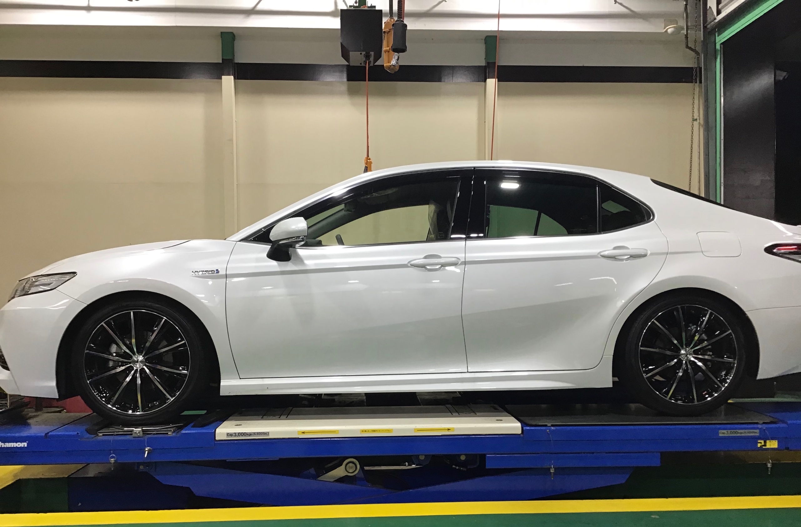 新型カムリ4wd車 車高調整キット取り付け トヨタ カムリ その他 パーツ取付 サスペンション取付 スタッフ日記 タイヤ館 坂戸 タイヤからはじまる トータルカーメンテナンス タイヤ館グループ