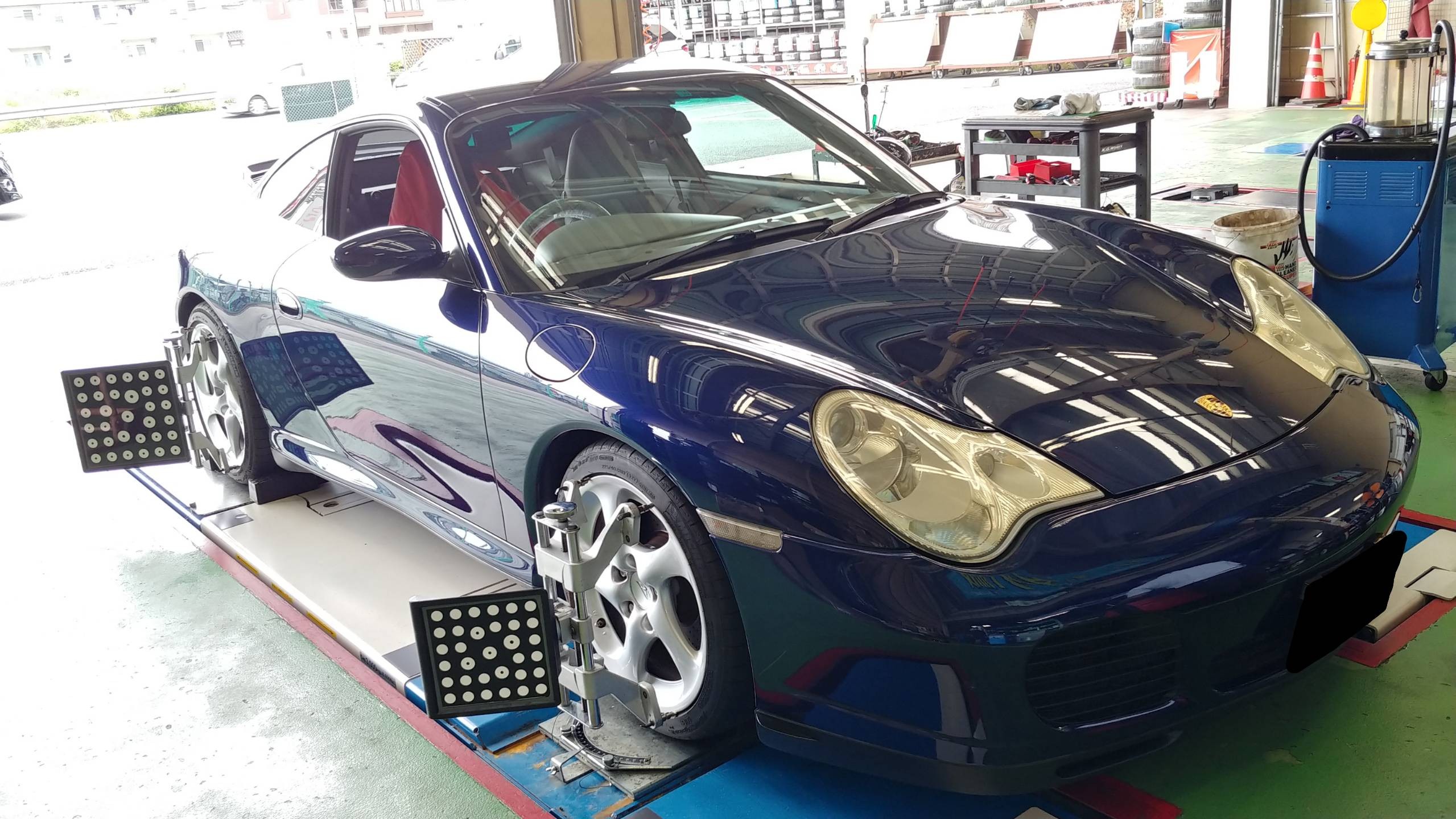 ポルシェ911 996 アライメント調整 ポルシェ 911 タイヤ ホイール関連 4輪トータルアライメント調整 スタッフブログ タイヤ館 松江南 タイヤからはじまる トータルカーメンテナンス タイヤ館グループ