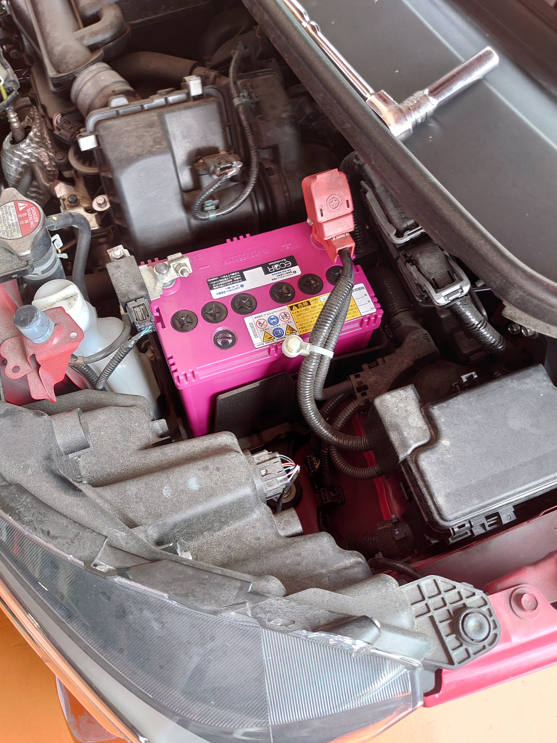 ホンダ N Box Jf3 アイドリングストップ用バッテリー交換 Gsyuasa Ecor Revolution M 42r 55br ホンダ N Boxカスタム メンテナンス商品 パーツ取付 各種用品取付 作業日誌 商品紹介 タイヤ館 則松 タイヤからはじまる トータルカーメンテナンス タイヤ館