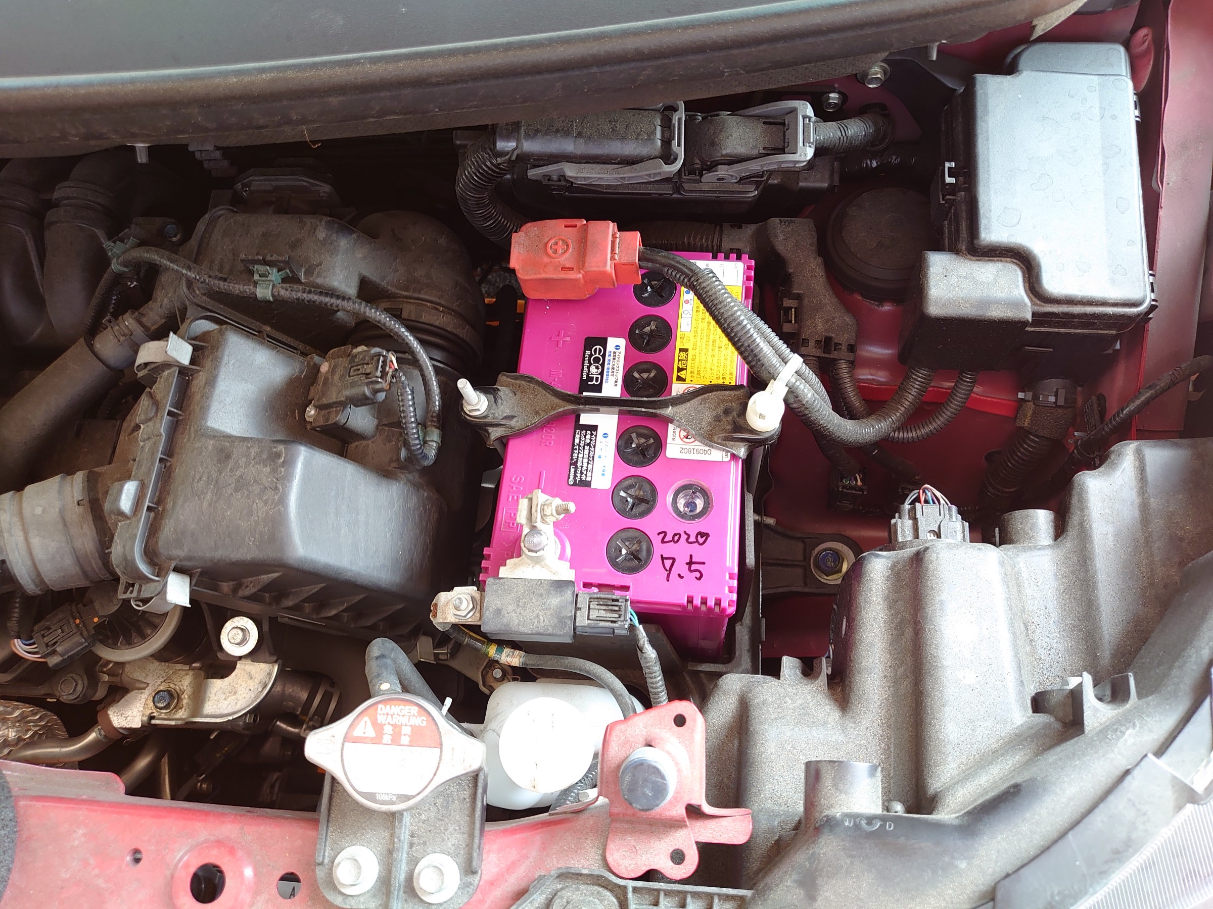 ホンダ N Box Jf3 アイドリングストップ用バッテリー交換 Gsyuasa Ecor Revolution M 42r 55br ホンダ N Boxカスタム メンテナンス商品 パーツ取付 各種用品取付 作業日誌 商品紹介 タイヤ館 則松 タイヤからはじまる トータルカーメンテナンス タイヤ館