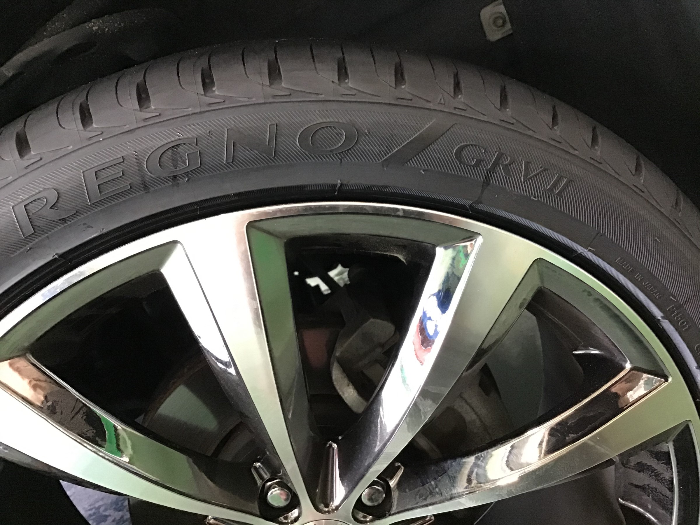 アルファードへレグノgrv を装着 トヨタ アルファード タイヤ タイヤ ホイール関連 タイヤ ホイール交換 サービス事例 タイヤ館 竹尾 新潟県のタイヤ カー用品ショップ タイヤからはじまる トータルカーメンテナンス タイヤ館グループ
