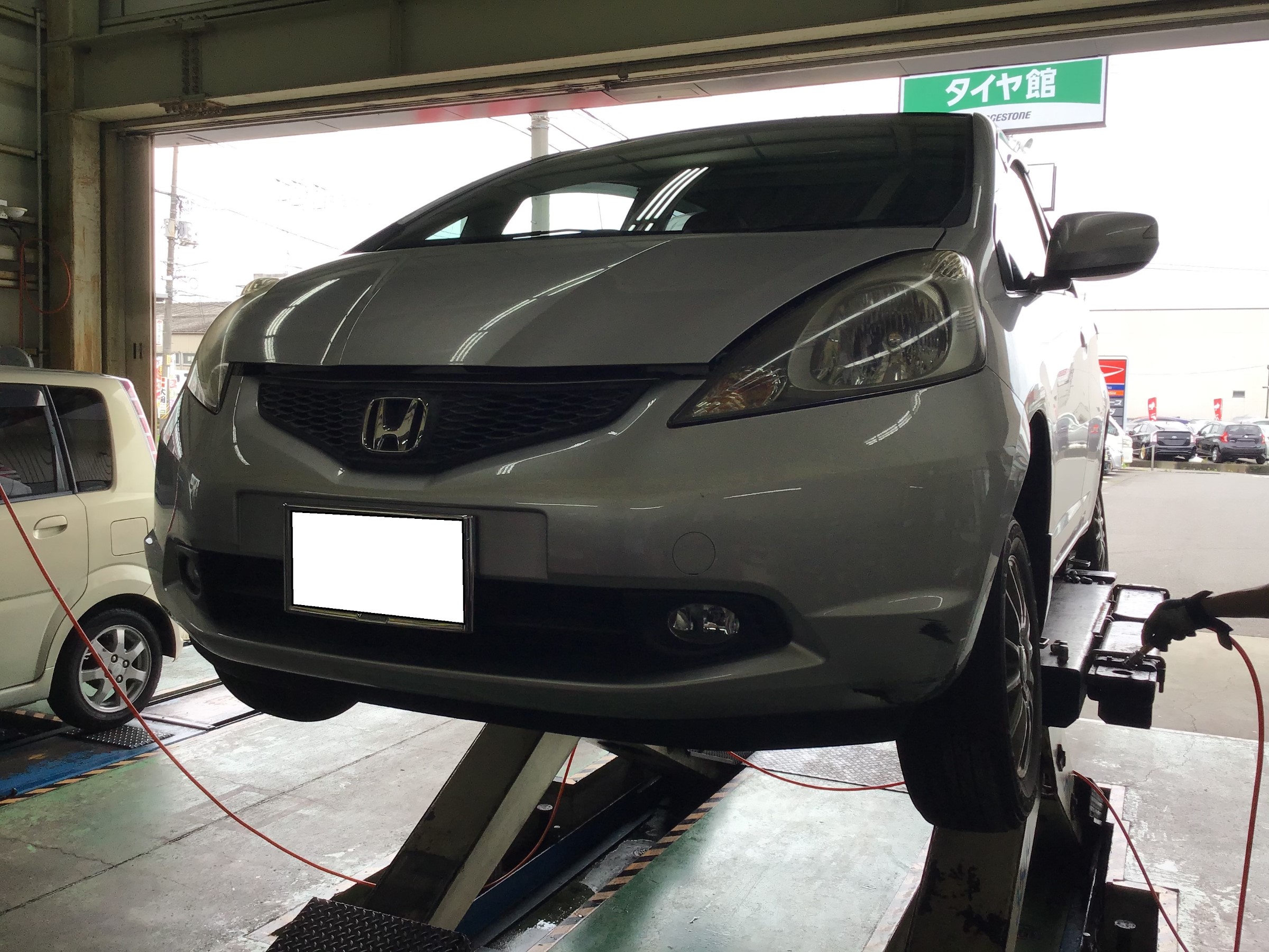 タイヤ交換 ホンダ Fit ホンダ フィット タイヤ タイヤ ホイール関連 タイヤ ホイール交換 サービス事例 タイヤ館 おのみち タイヤからはじまる トータルカーメンテナンス タイヤ館グループ