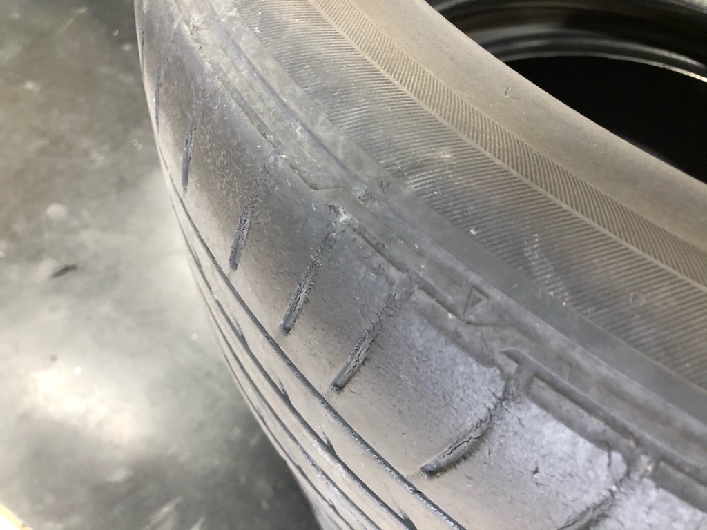 トヨタ C-HR 225/50R18 タイヤ交換 | トヨタ C-HR タイヤ | 作業