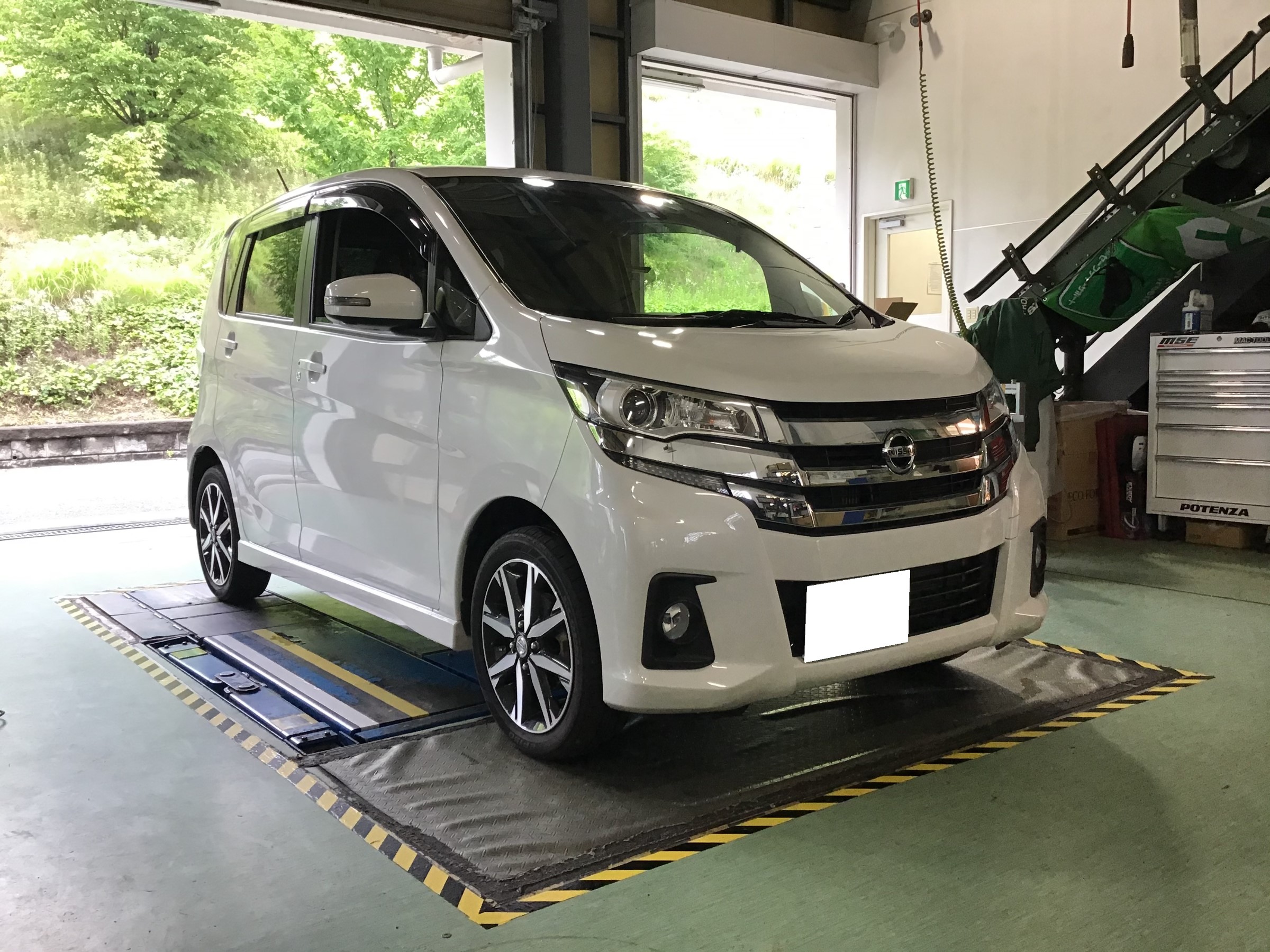 日産 デイズ ハイウェイスター Gターボ 車高調 取付 日産 デイズ サービス事例 タイヤ館 富谷 宮城県のタイヤ カー用品ショップ タイヤからはじまる トータルカーメンテナンス タイヤ館グループ