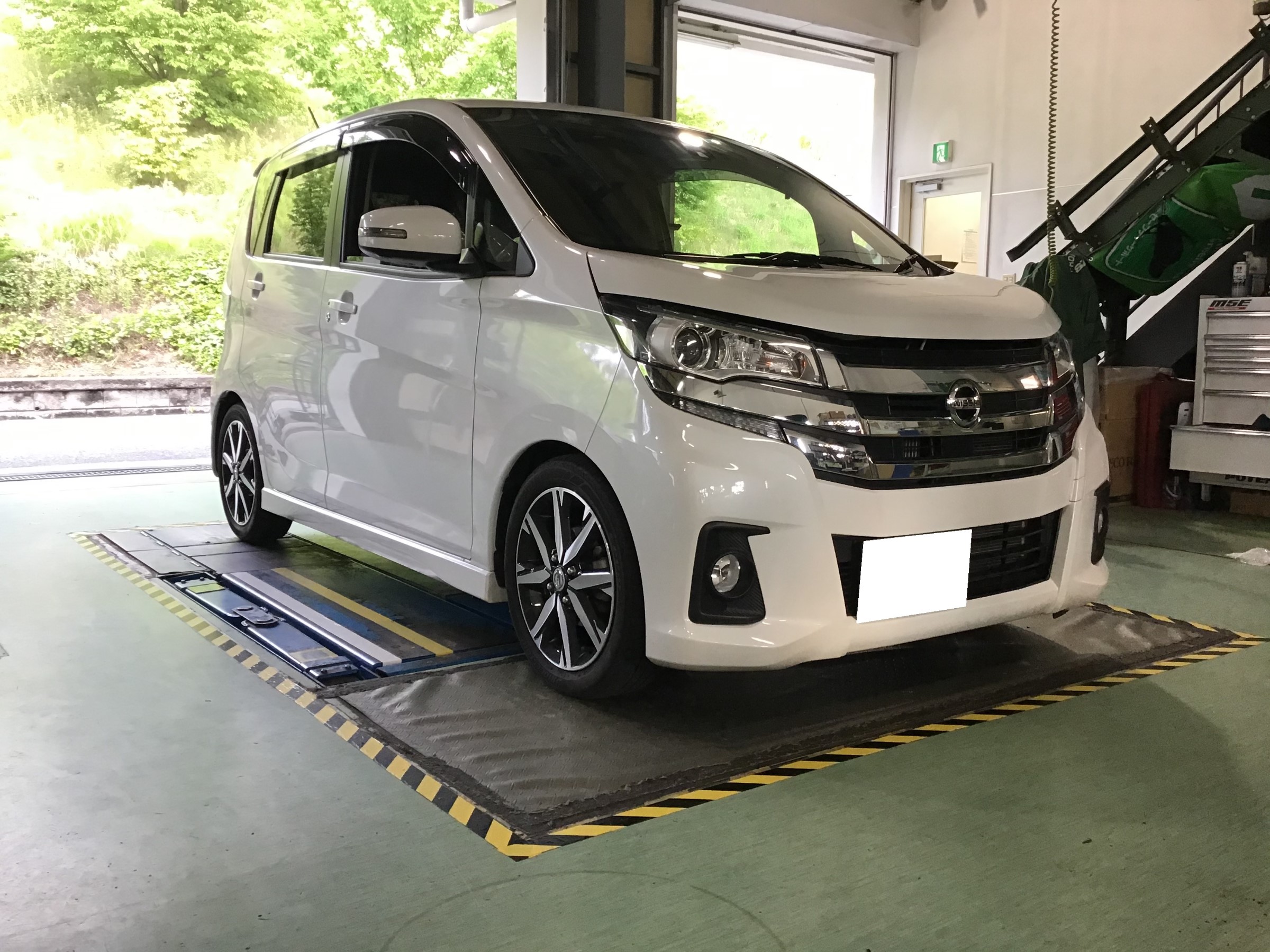 日産 デイズ ハイウェイスター Gターボ 車高調 取付 日産 デイズ サービス事例 タイヤ館 富谷 宮城県のタイヤ カー用品ショップ タイヤからはじまる トータルカーメンテナンス タイヤ館グループ