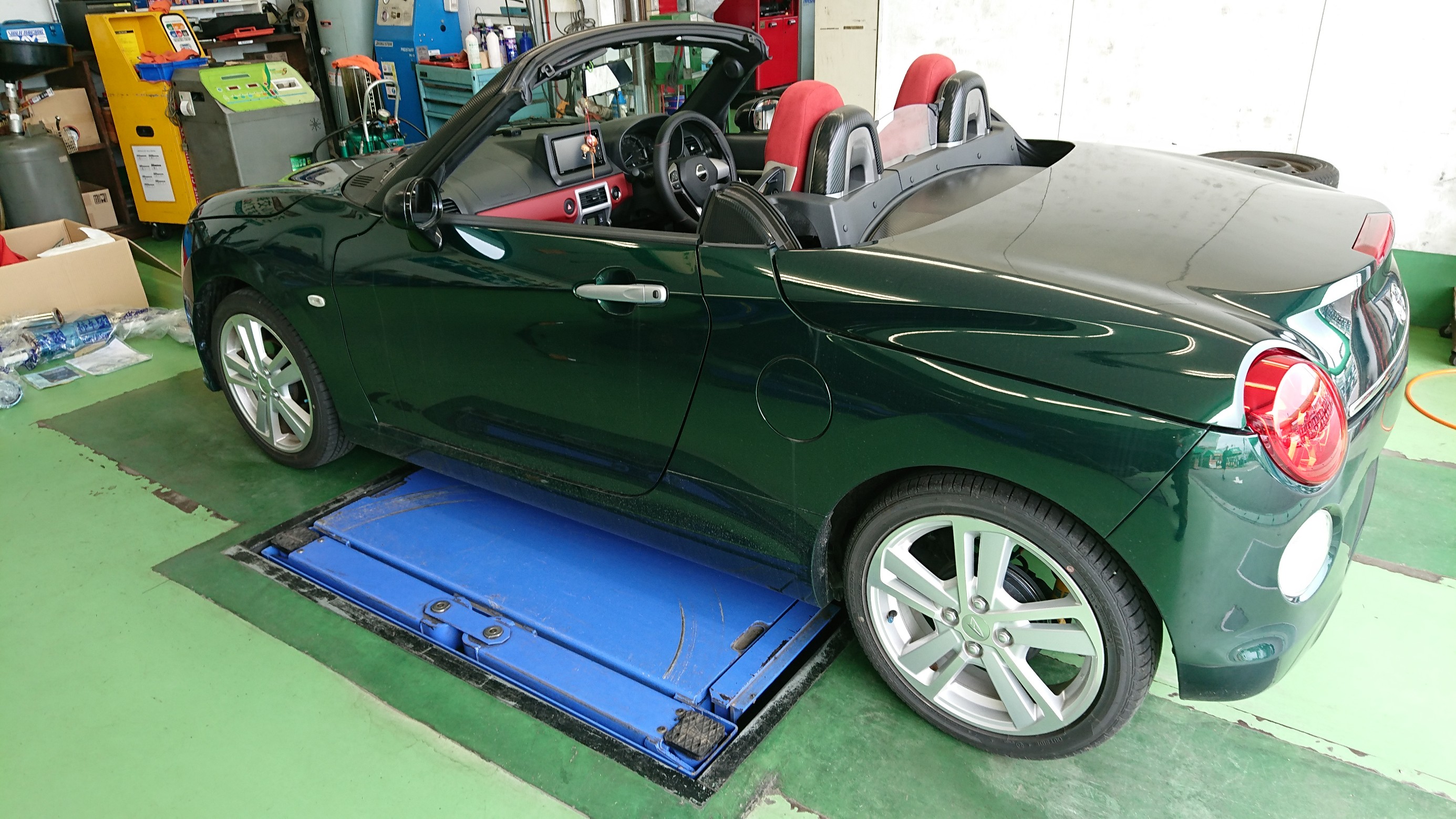 ダイハツ コペン La400k マフラー交換をしました ダイハツ コペン その他 パーツ取付 マフラー類メーター類取付 サービス事例 タイヤ館 土浦北インター 茨城県のタイヤ カー用品ショップ タイヤからはじまる トータルカーメンテナンス タイヤ館グループ