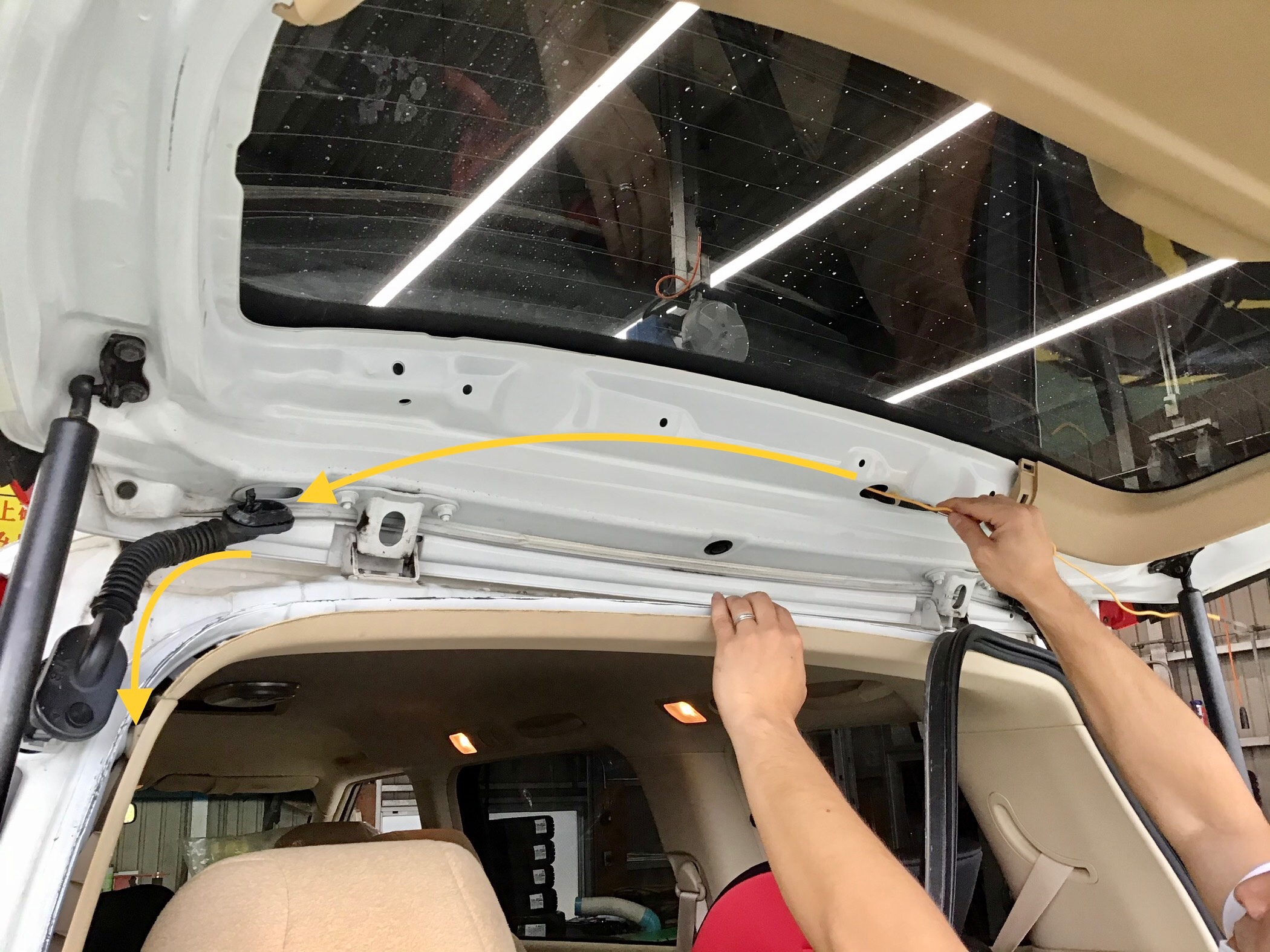 ドラレコ取付け ホンダ エリシオン Av ナビ機器 パーツ取付 各種用品取付 サービス事例 タイヤ館 ２９４谷和原ｲﾝﾀｰ 茨城県のタイヤ カー用品ショップ タイヤからはじまる トータルカーメンテナンス タイヤ館グループ