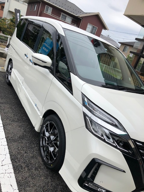 C27 セレナ インチアップで自分好みに 日産 セレナe Power タイヤ タイヤ ホイール関連 タイヤ ホイール交換 スタッフ日記 タイヤ館 塩尻 タイヤからはじまる トータルカーメンテナンス タイヤ館グループ