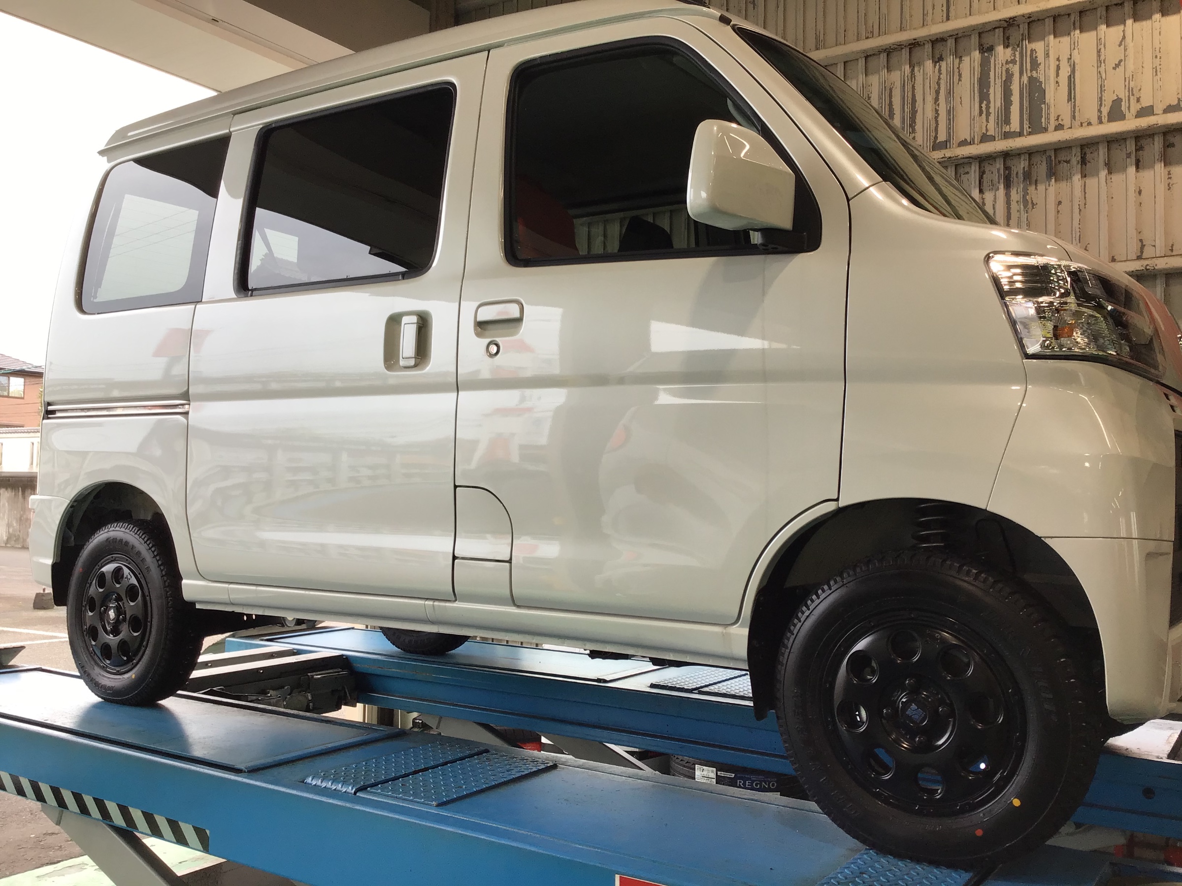 ピクシスバンホイール