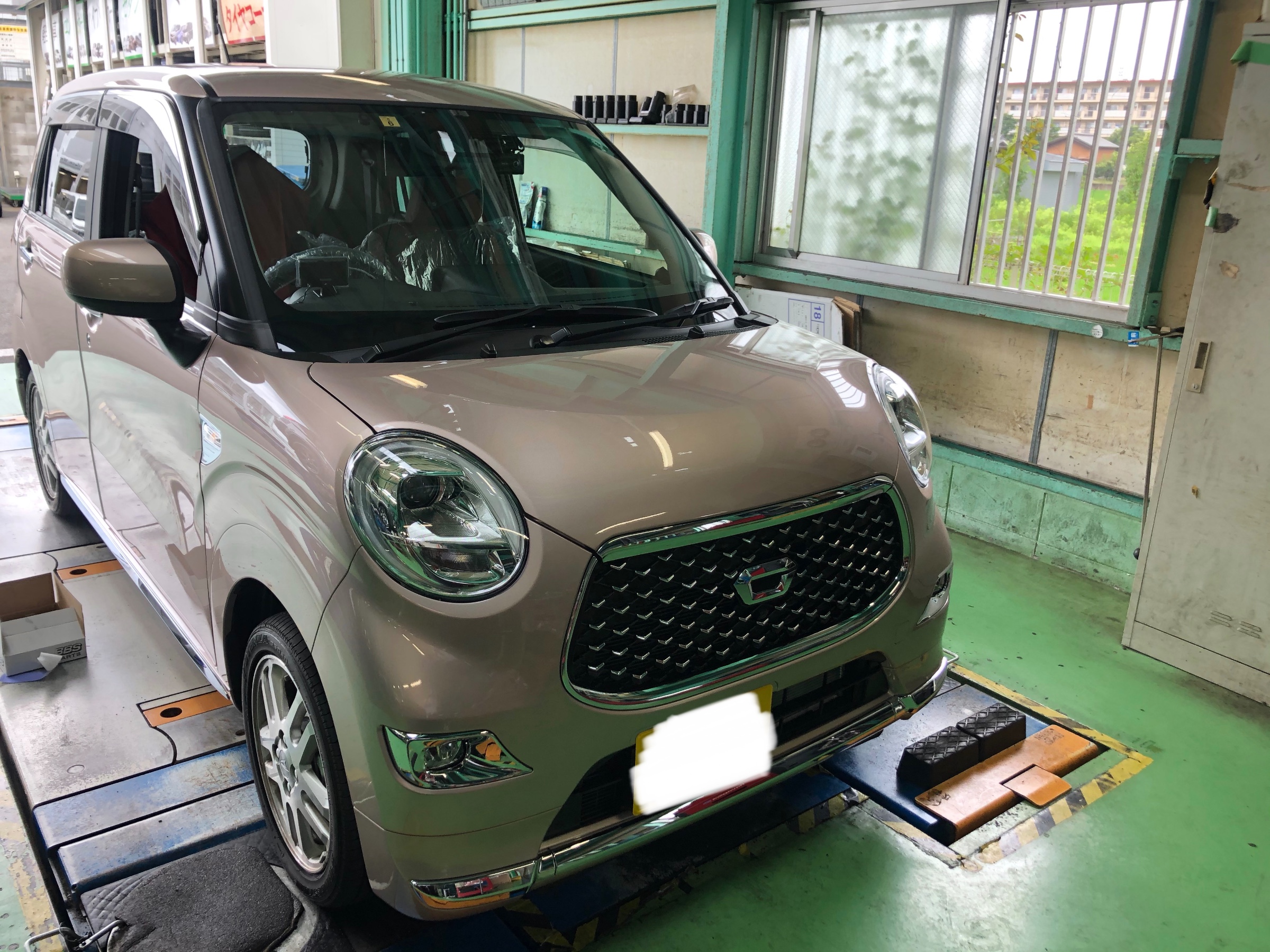 ダイハツキャストにbbs Rp Dsカラー15インチ取り付け スタッフ日記 タイヤ館 東大阪 大阪府 和歌山県のタイヤからはじまる トータルカーメンテナンス タイヤ館グループ