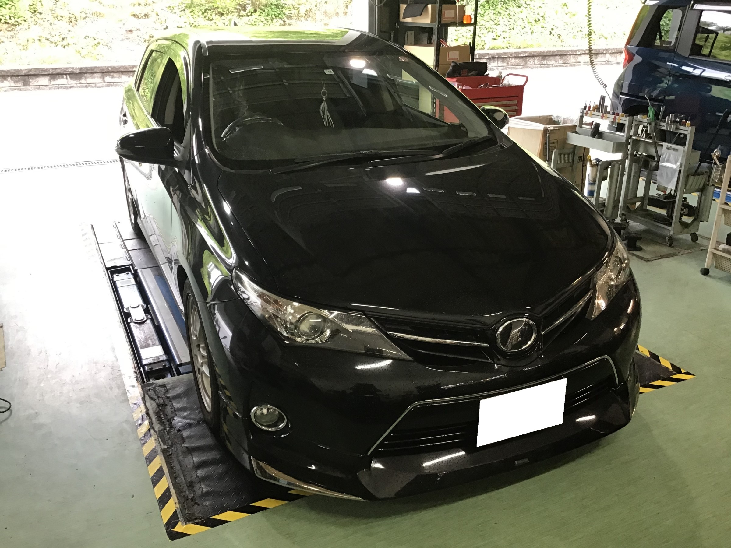 トヨタ オーリス ワコーズ パワーエアコンプラス 施工 トヨタ オーリス サービス事例 タイヤ館 富谷 宮城県のタイヤ カー用品ショップ タイヤからはじまる トータルカーメンテナンス タイヤ館グループ