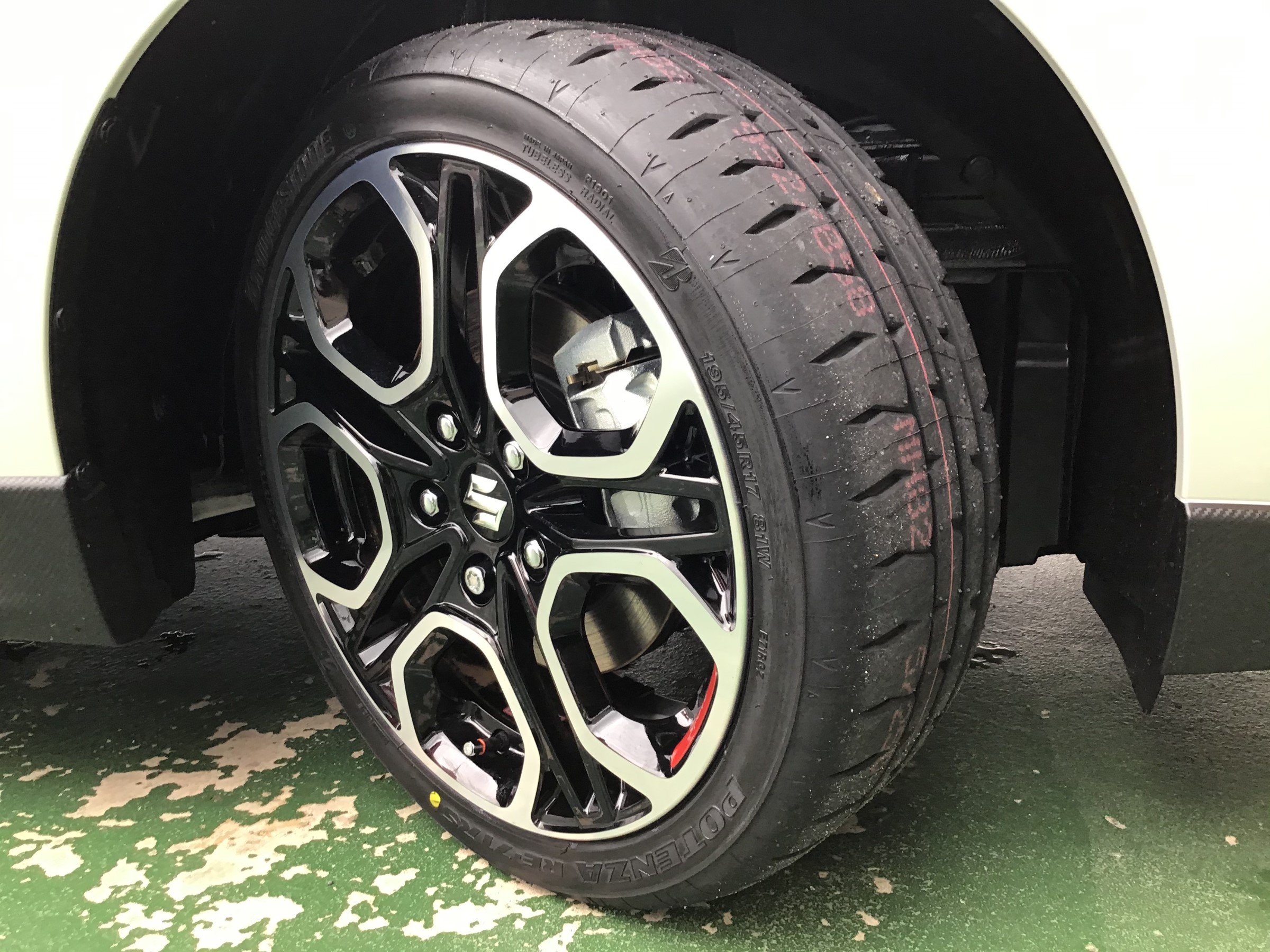 スイフトスポーツ ZC33 POTENZA RE-71RSお取り付け | スズキ スイフト