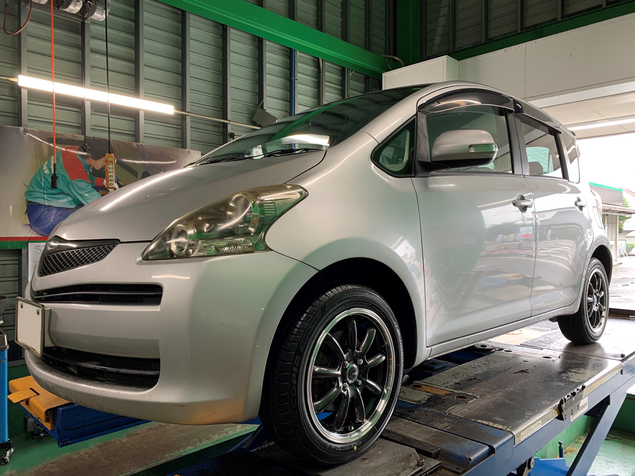 トヨタ・ラクティス タイヤ＆ホイールセット取付 | 店舗おススメ情報  