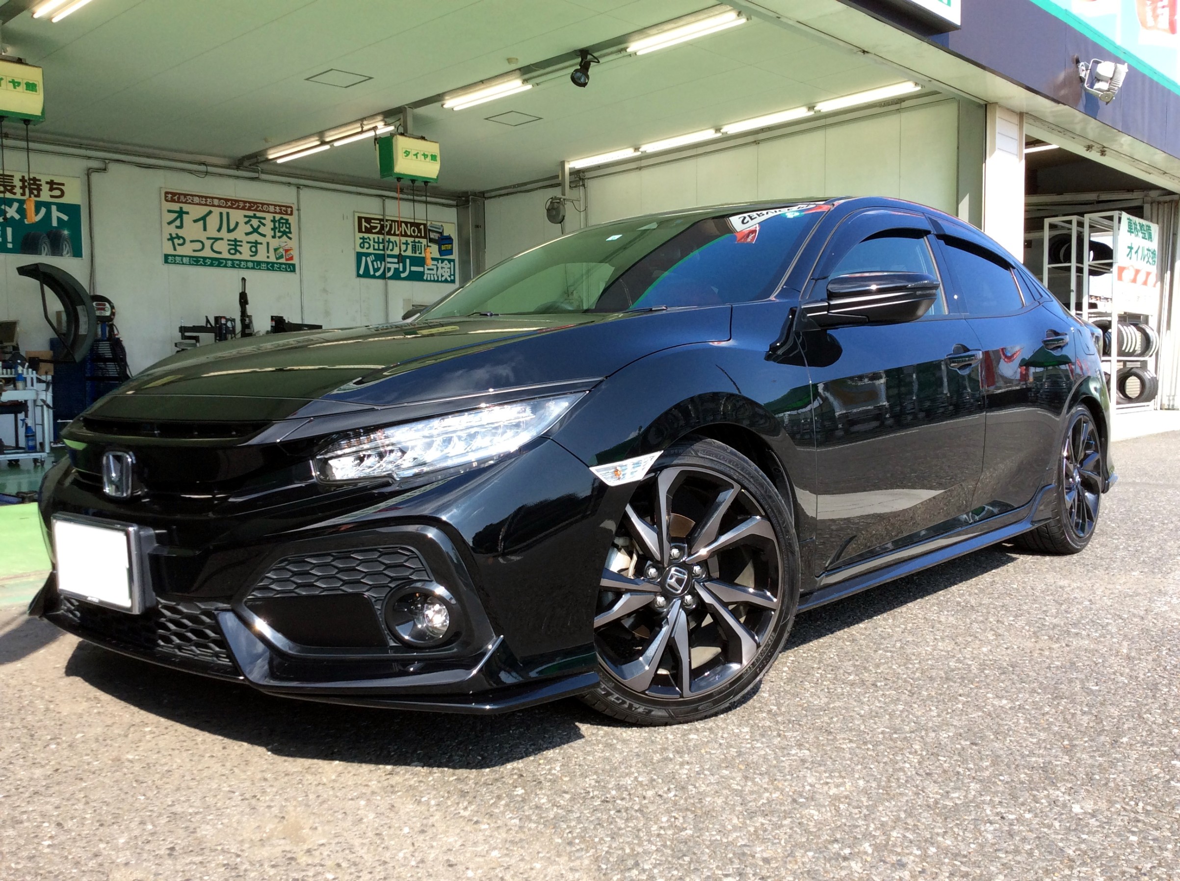 ホンダ シビック Fk7 シビックの魅力を引き出す ローダウンスプリングの交換です ホンダ シビック その他 パーツ取付 サスペンション取付 サービス事例 タイヤ館 土浦北インター 茨城県のタイヤ カー用品ショップ タイヤからはじまる トータルカー