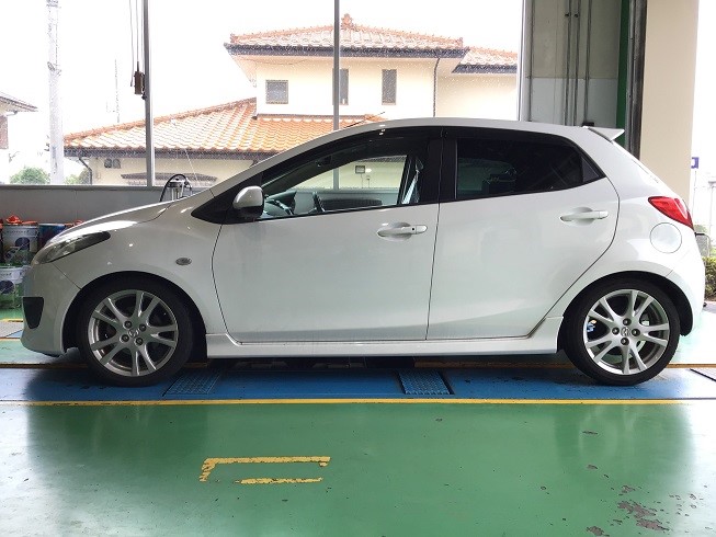 マツダ デミオ（DE5FS) TEIN ストリートアドバンスZ 車高調取付